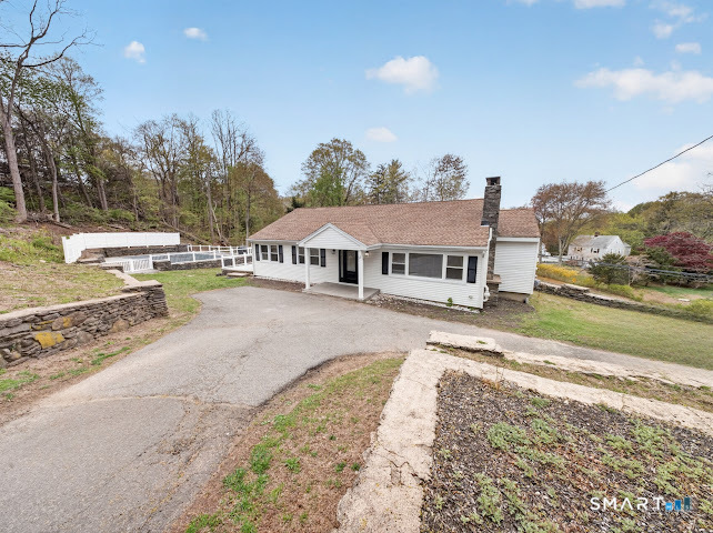 20 Oakridge, Trumbull, 06611, 4 Bedrooms Bedrooms, 0 ,3 BathroomsBathrooms,Residential Rental,For Sale,Oakridge,0,24172333