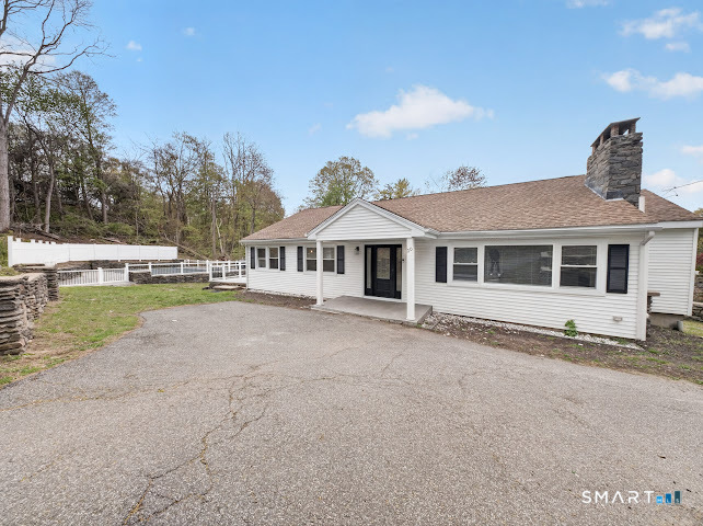20 Oakridge, Trumbull, 06611, 4 Bedrooms Bedrooms, 0 ,3 BathroomsBathrooms,Residential Rental,For Sale,Oakridge,0,24172333