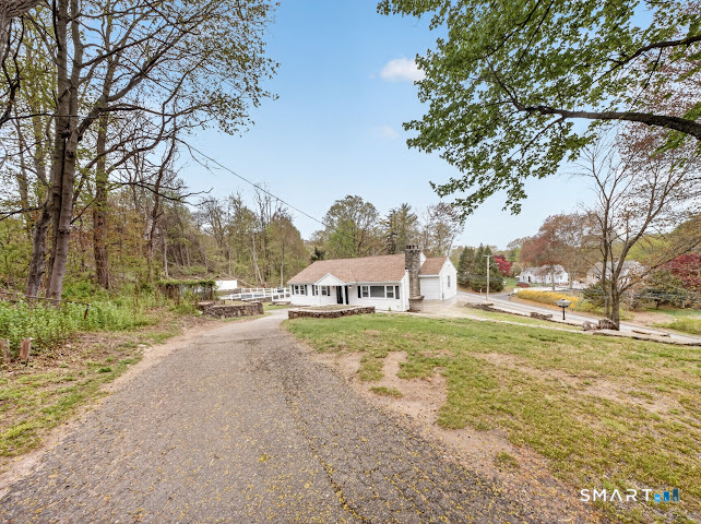 20 Oakridge, Trumbull, 06611, 4 Bedrooms Bedrooms, 0 ,3 BathroomsBathrooms,Residential Rental,For Sale,Oakridge,0,24172333