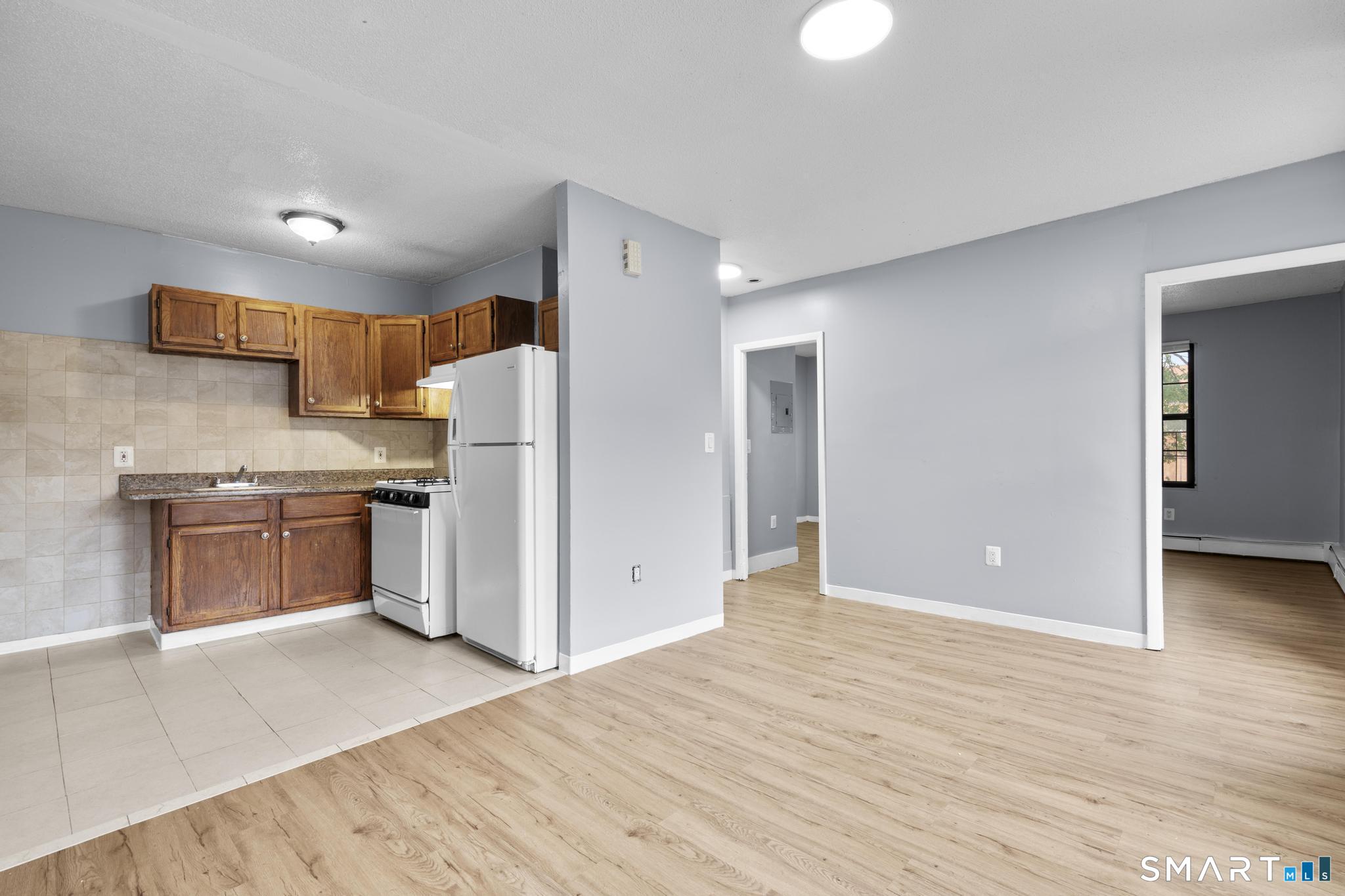 26-28 Lawrence, Hartford, 06106, 2 Bedrooms Bedrooms, 0 ,1 BathroomBathrooms,Residential Rental,For Sale,Lawrence,0,24171119