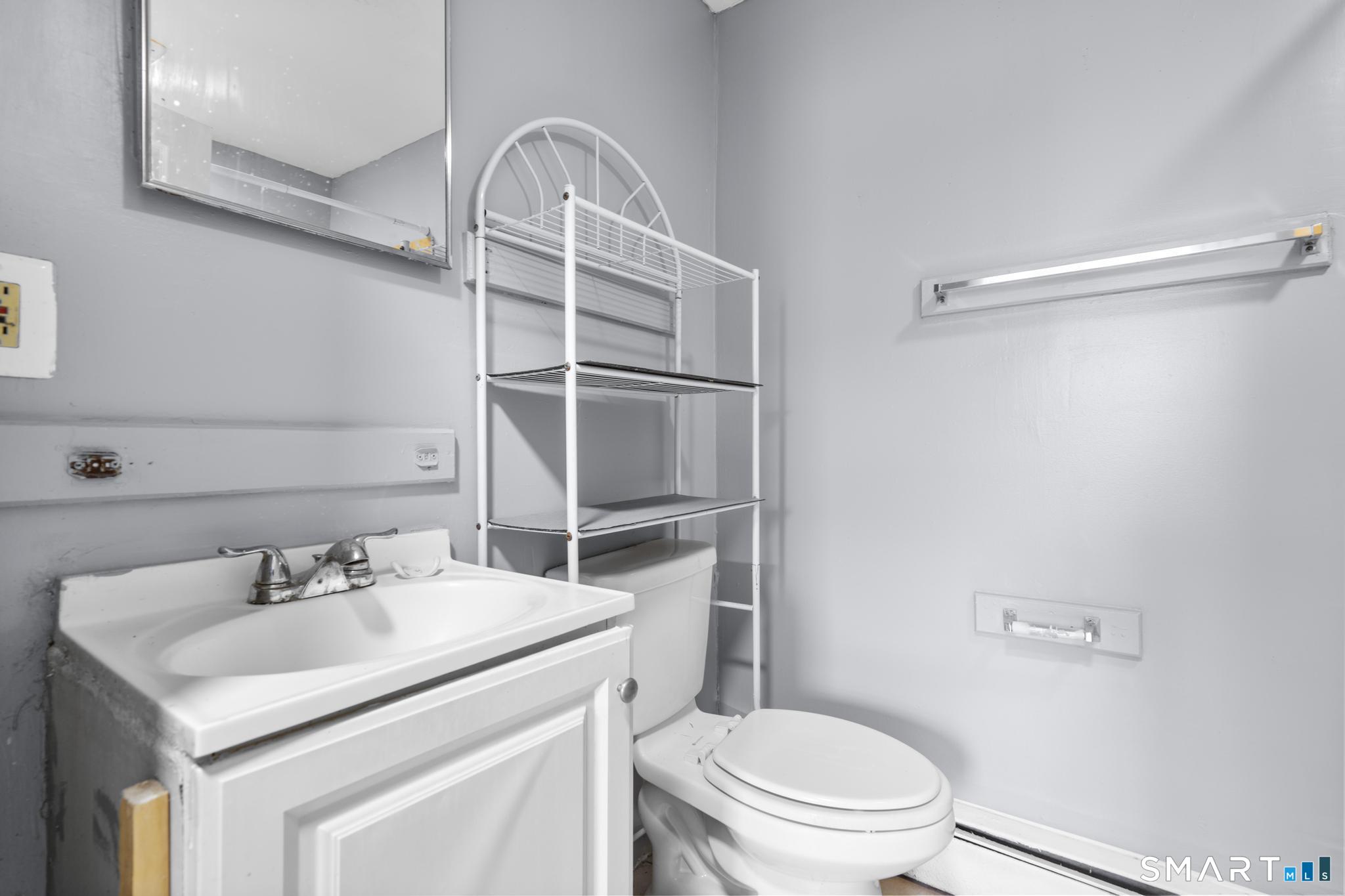 26-28 Lawrence, Hartford, 06106, 2 Bedrooms Bedrooms, 0 ,1 BathroomBathrooms,Residential Rental,For Sale,Lawrence,0,24171119