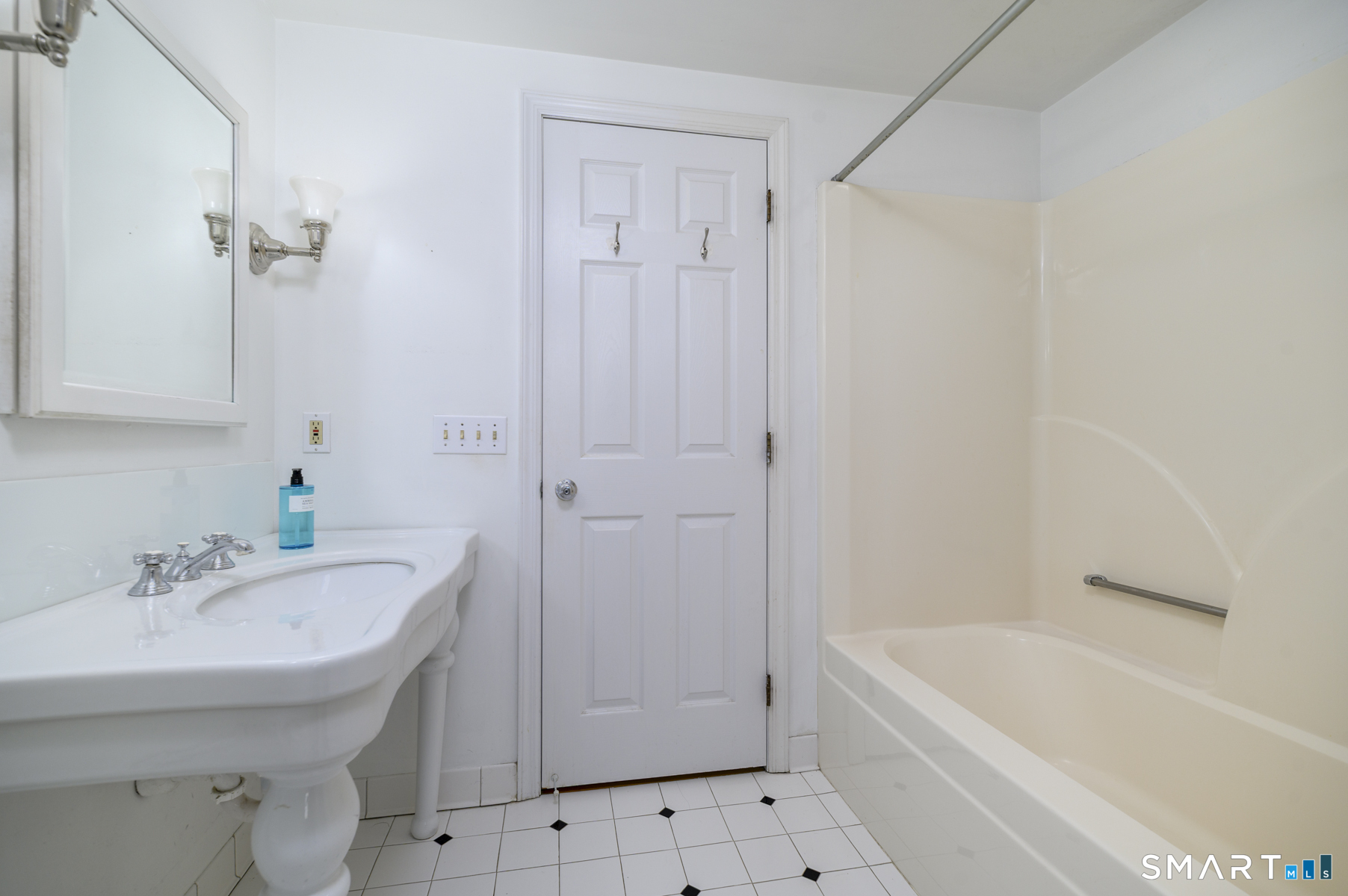 232 Silver Hill, Stamford, 06905, 4 Bedrooms Bedrooms, 0 ,3 BathroomsBathrooms,Single Family For Sale,For Sale,Silver Hill,0,24157659