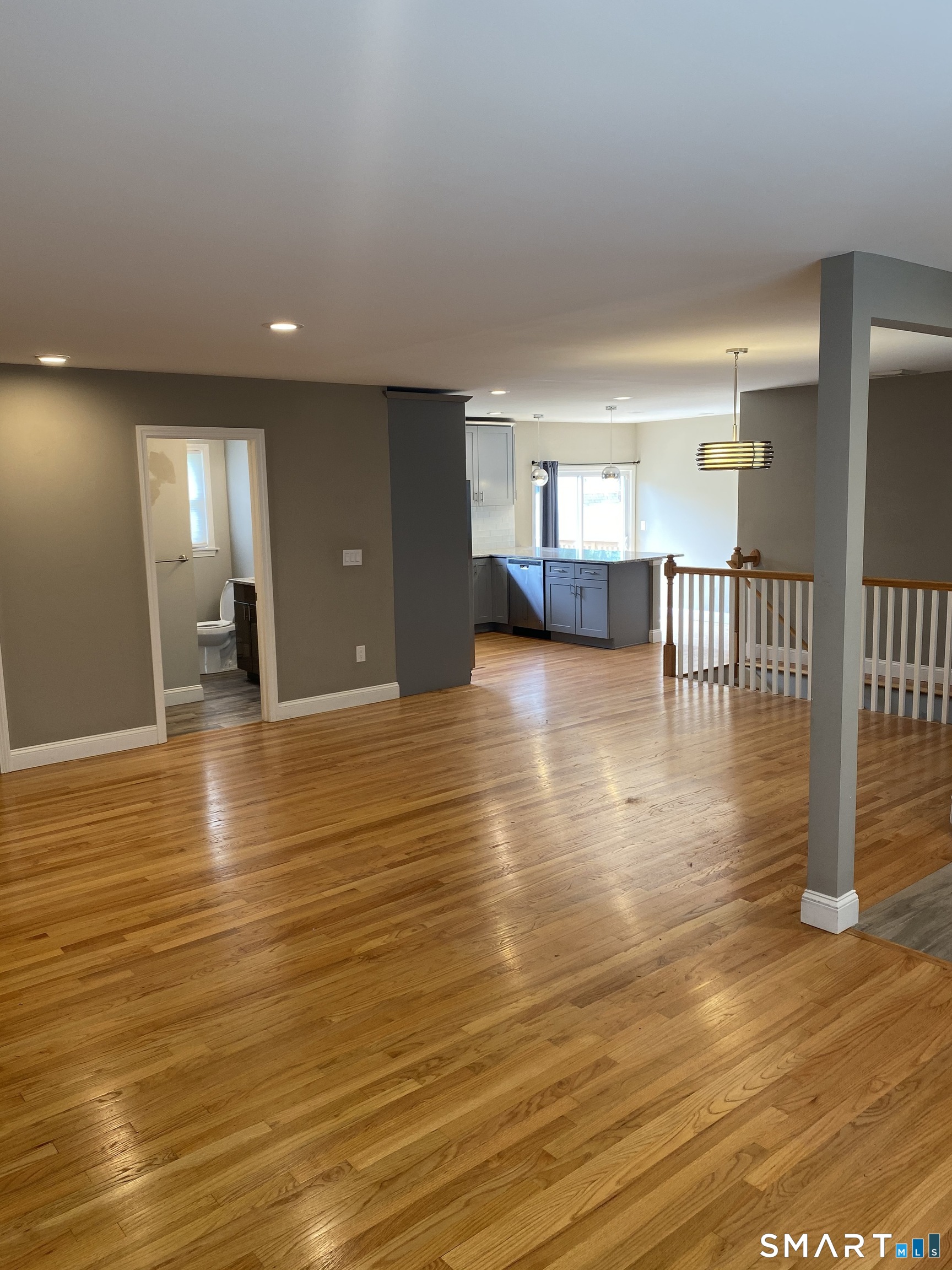 402 Connecticut, Newington, 06111, 3 Bedrooms Bedrooms, 0 ,2 BathroomsBathrooms,Single Family For Sale,For Sale,Connecticut,0,24170249