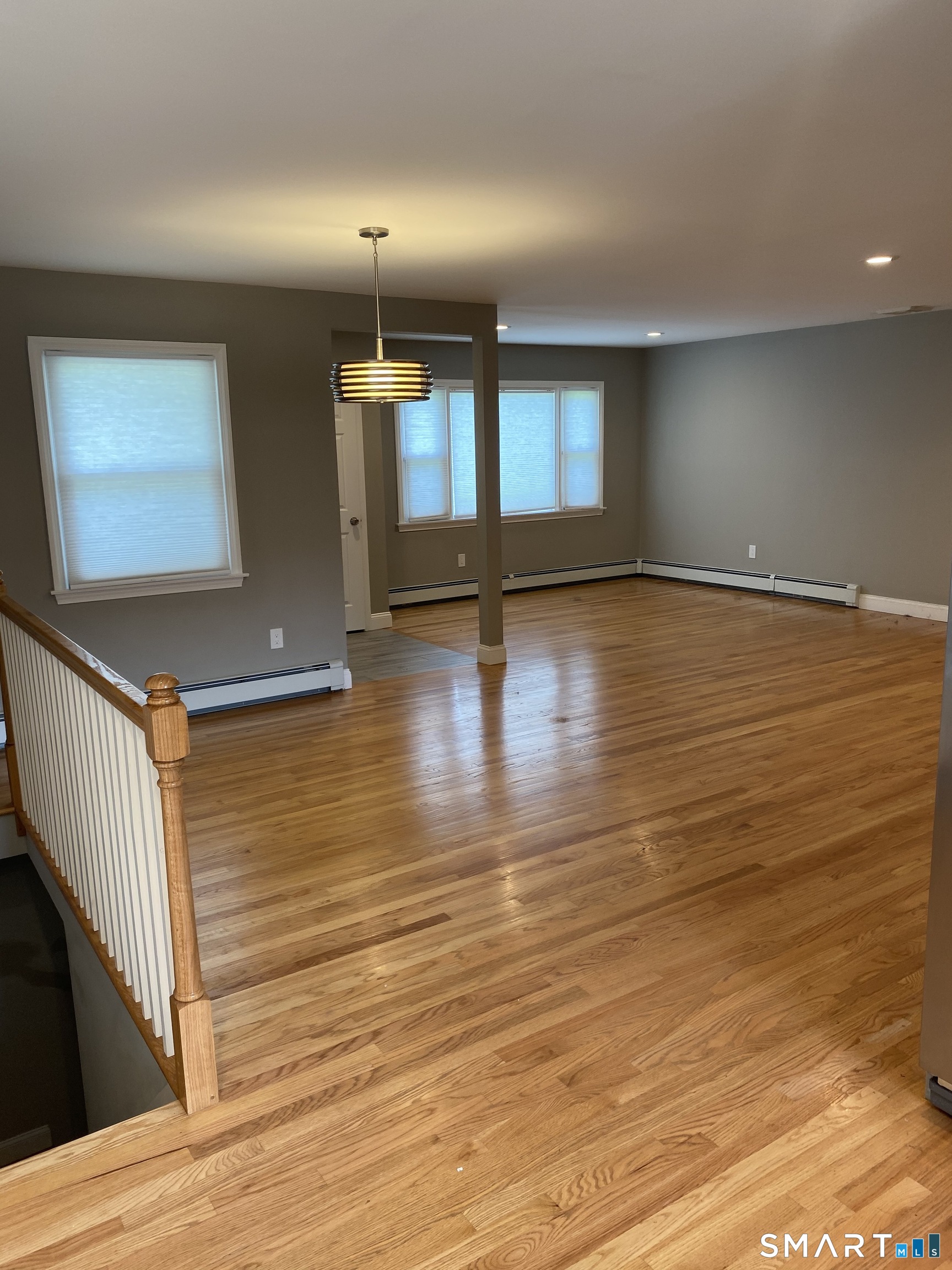 402 Connecticut, Newington, 06111, 3 Bedrooms Bedrooms, 0 ,2 BathroomsBathrooms,Single Family For Sale,For Sale,Connecticut,0,24170249