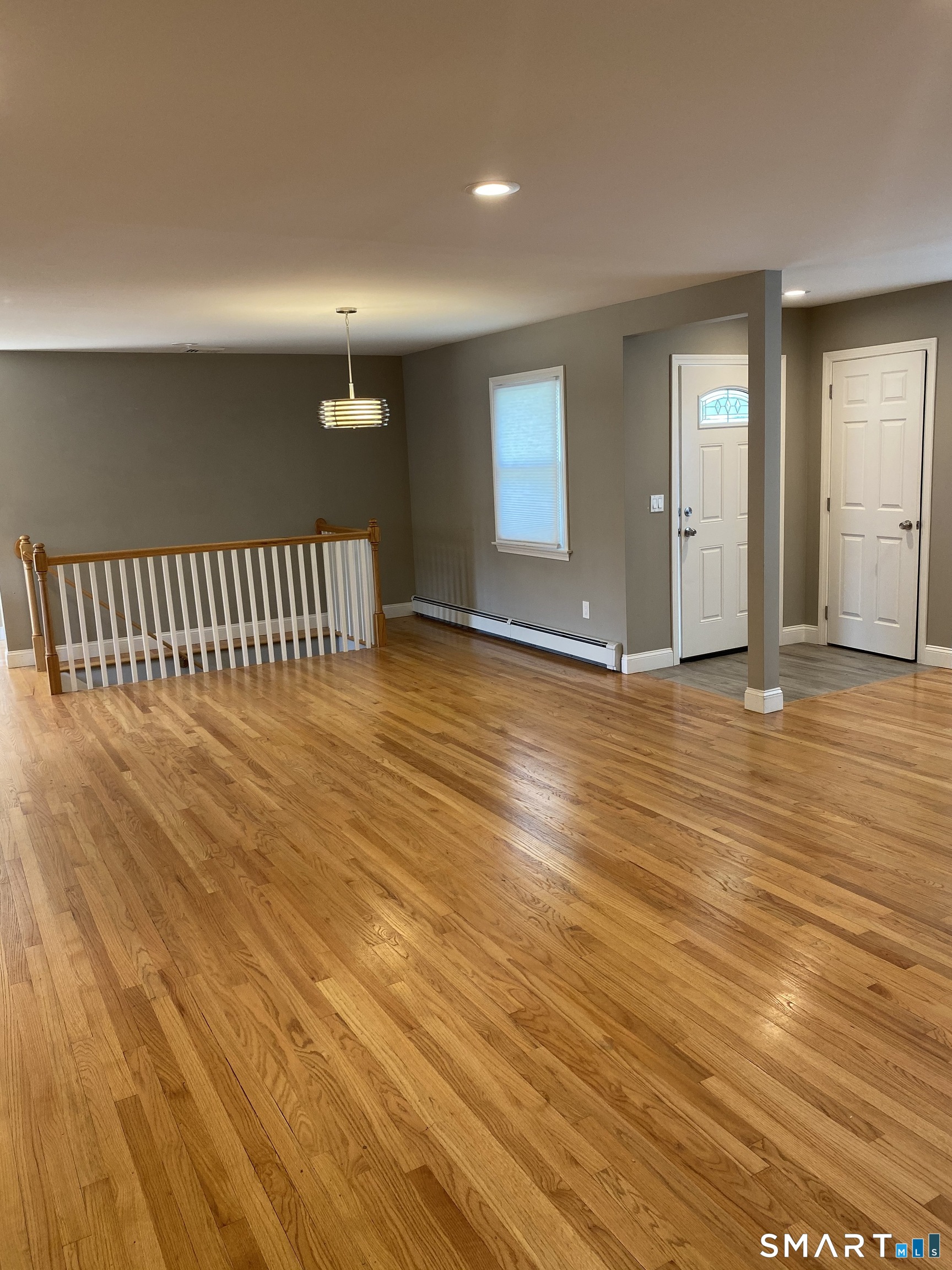 402 Connecticut, Newington, 06111, 3 Bedrooms Bedrooms, 0 ,2 BathroomsBathrooms,Single Family For Sale,For Sale,Connecticut,0,24170249