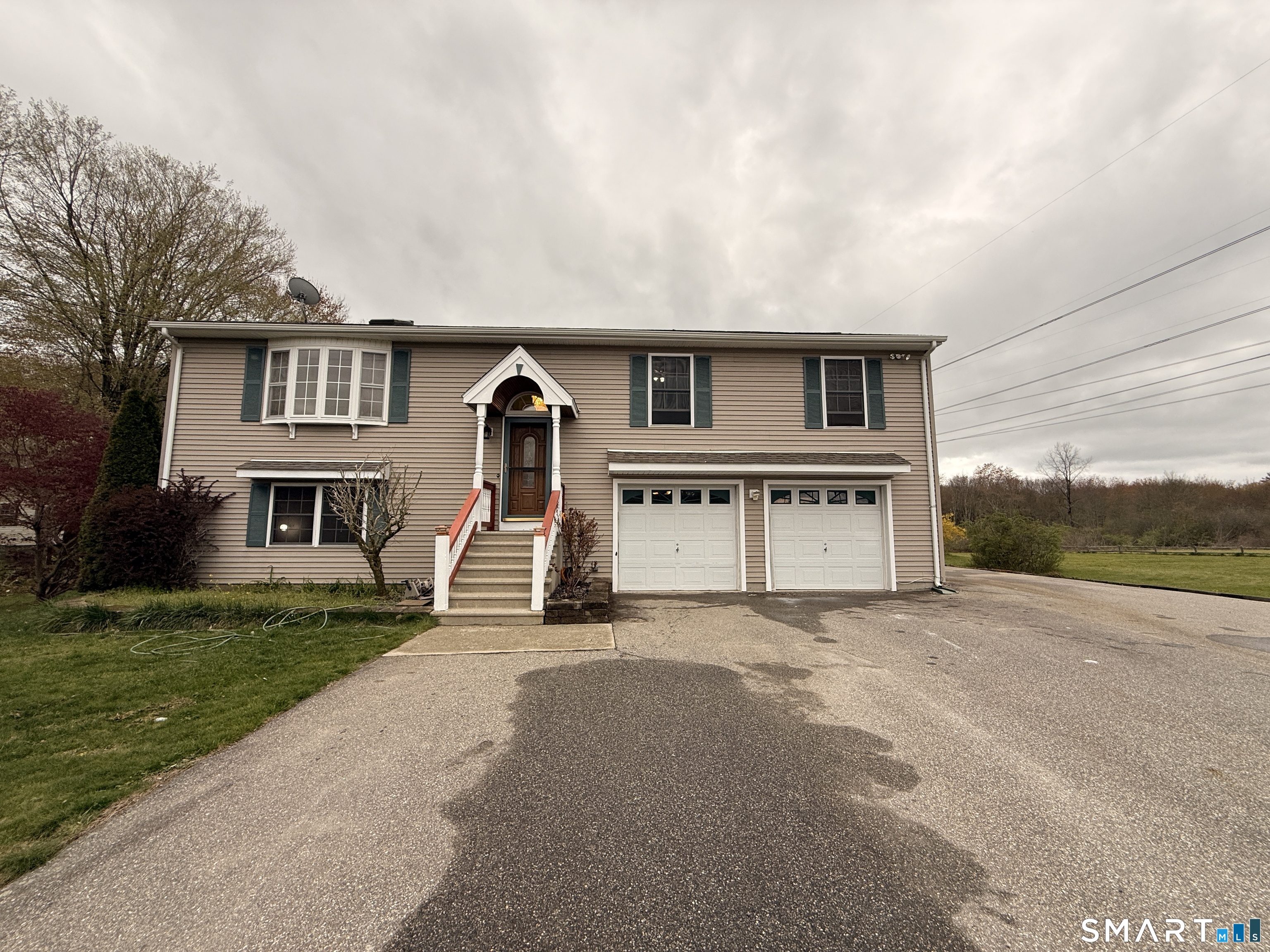 Homes for sale in Putnam, CT | 26 Tourtellotte Rd, Putnam, CT 06260 | MLS# 24172708