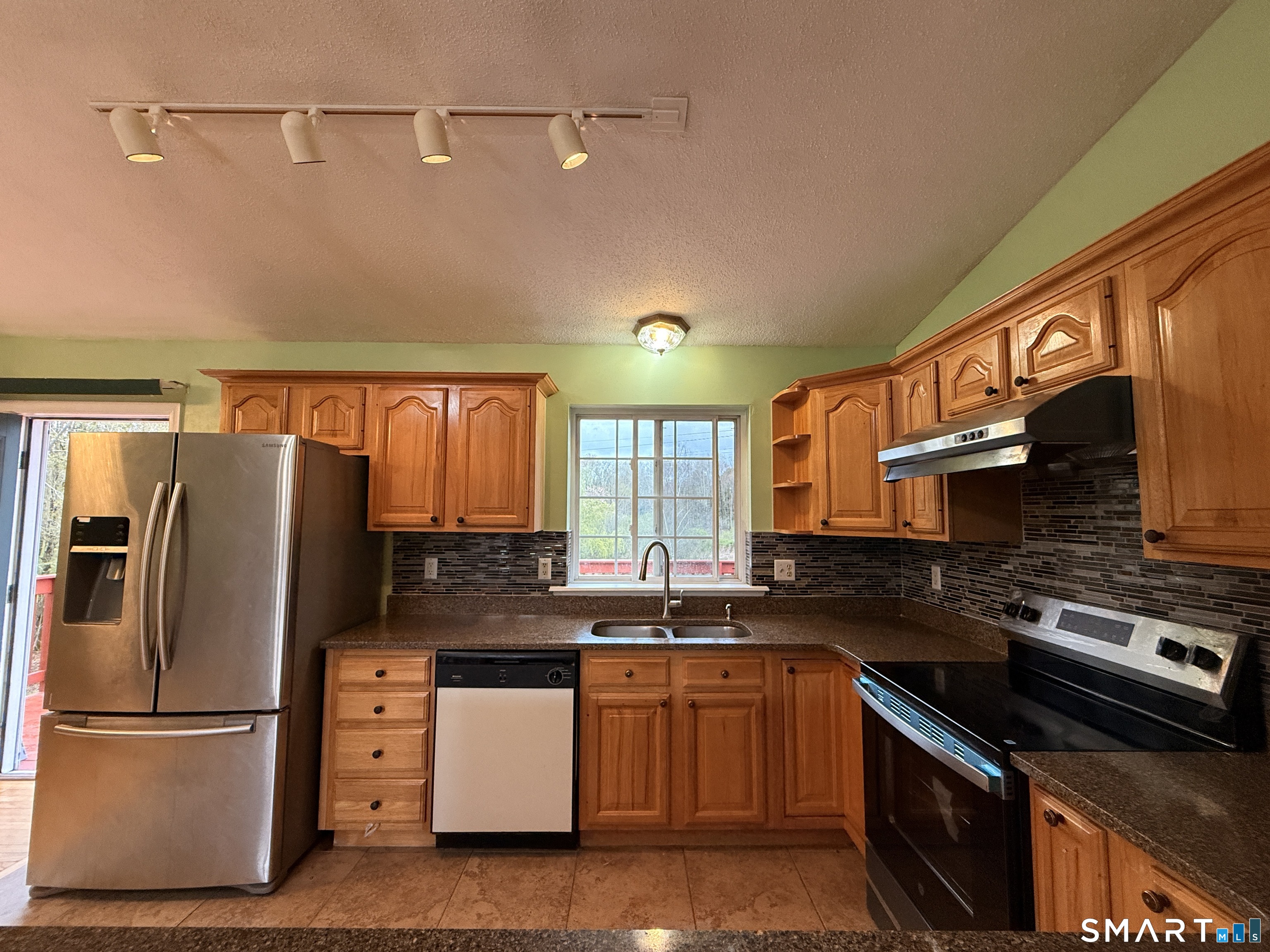 Homes for sale in Putnam, CT | 26 Tourtellotte Rd, Putnam, CT 06260 | MLS# 24172708