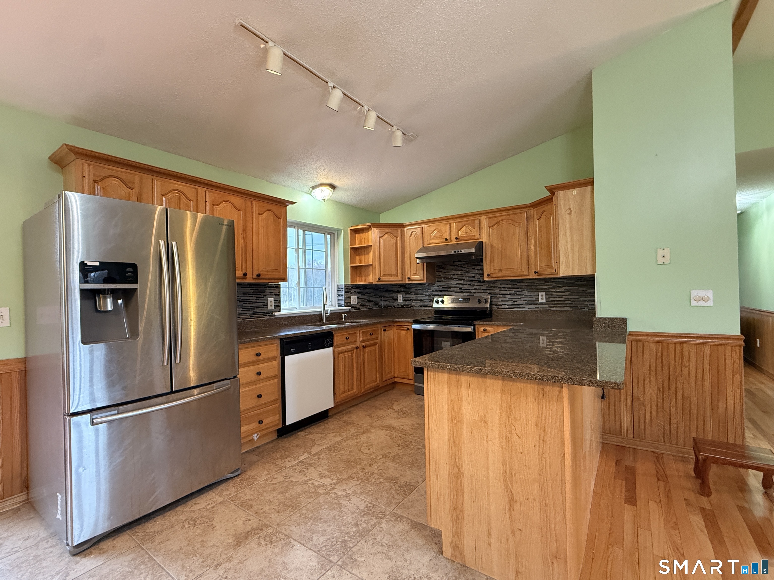 Homes for sale in Putnam, CT | 26 Tourtellotte Rd, Putnam, CT 06260 | MLS# 24172708