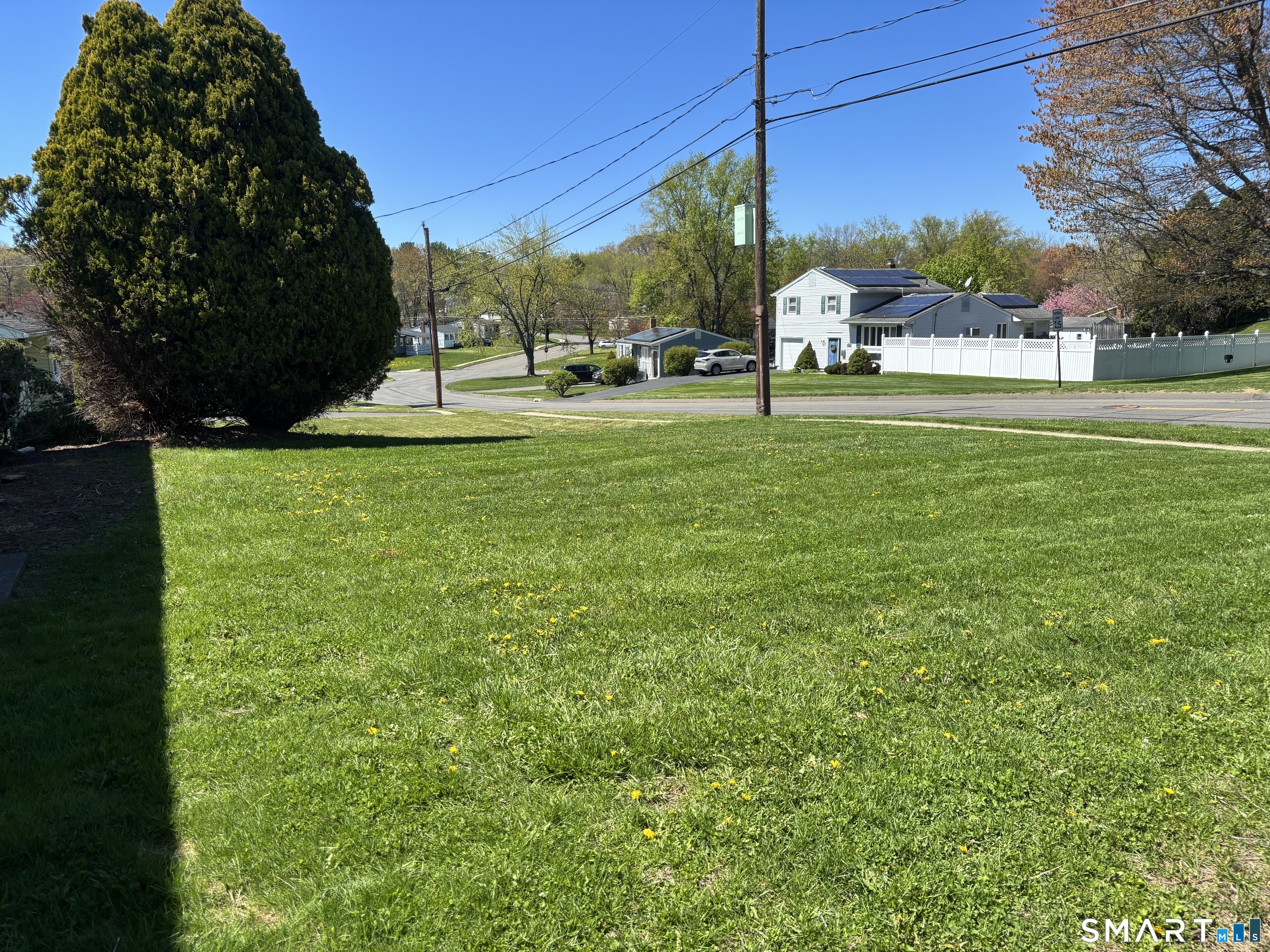 202 Reed, Windsor Locks, 06096, 3 Bedrooms Bedrooms, 0 ,1 BathroomBathrooms,Single Family For Sale,For Sale,Reed,0,24153650