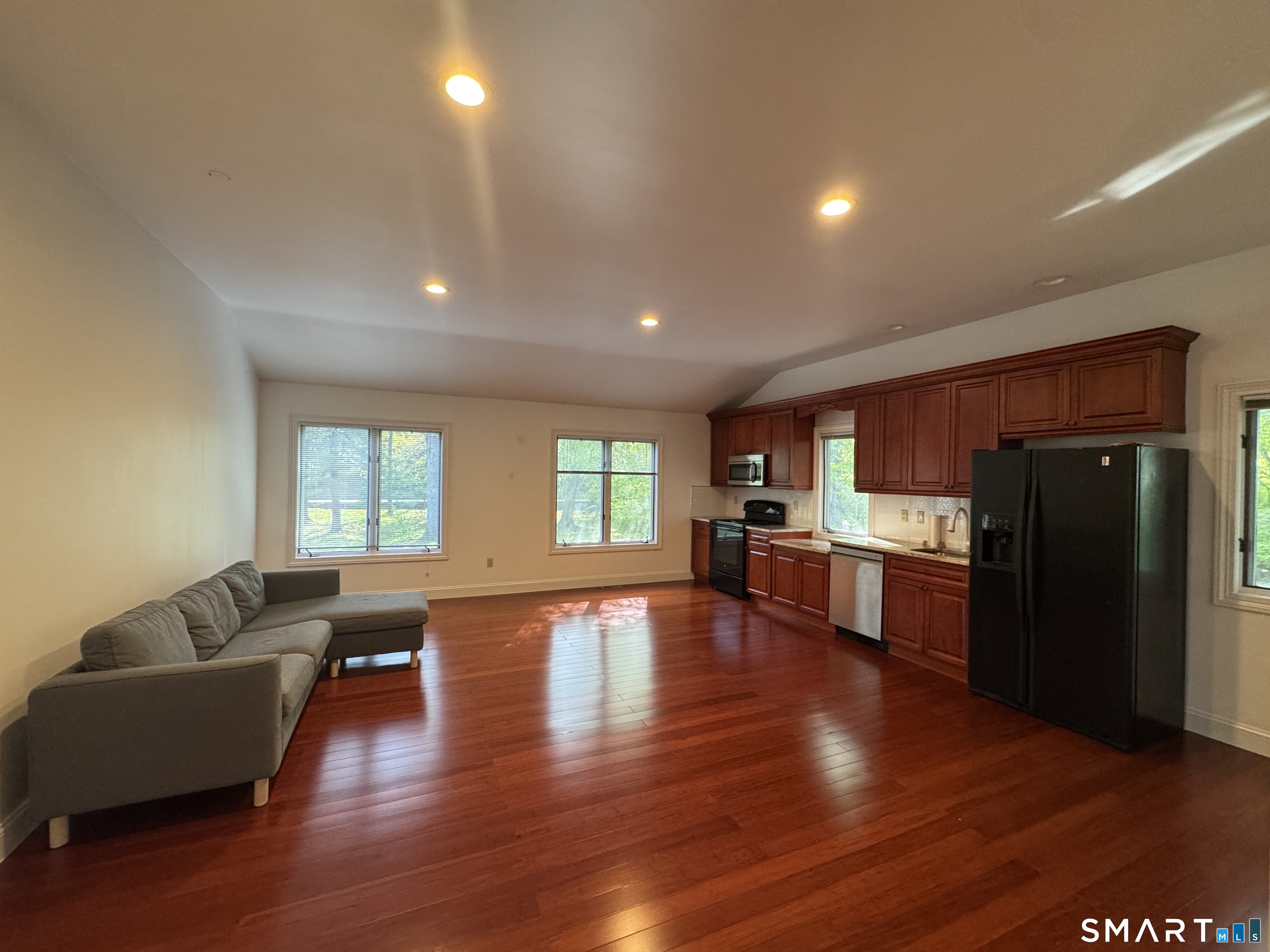 108 Comstock Hill Avenue, Norwalk, Connecticut photo 1