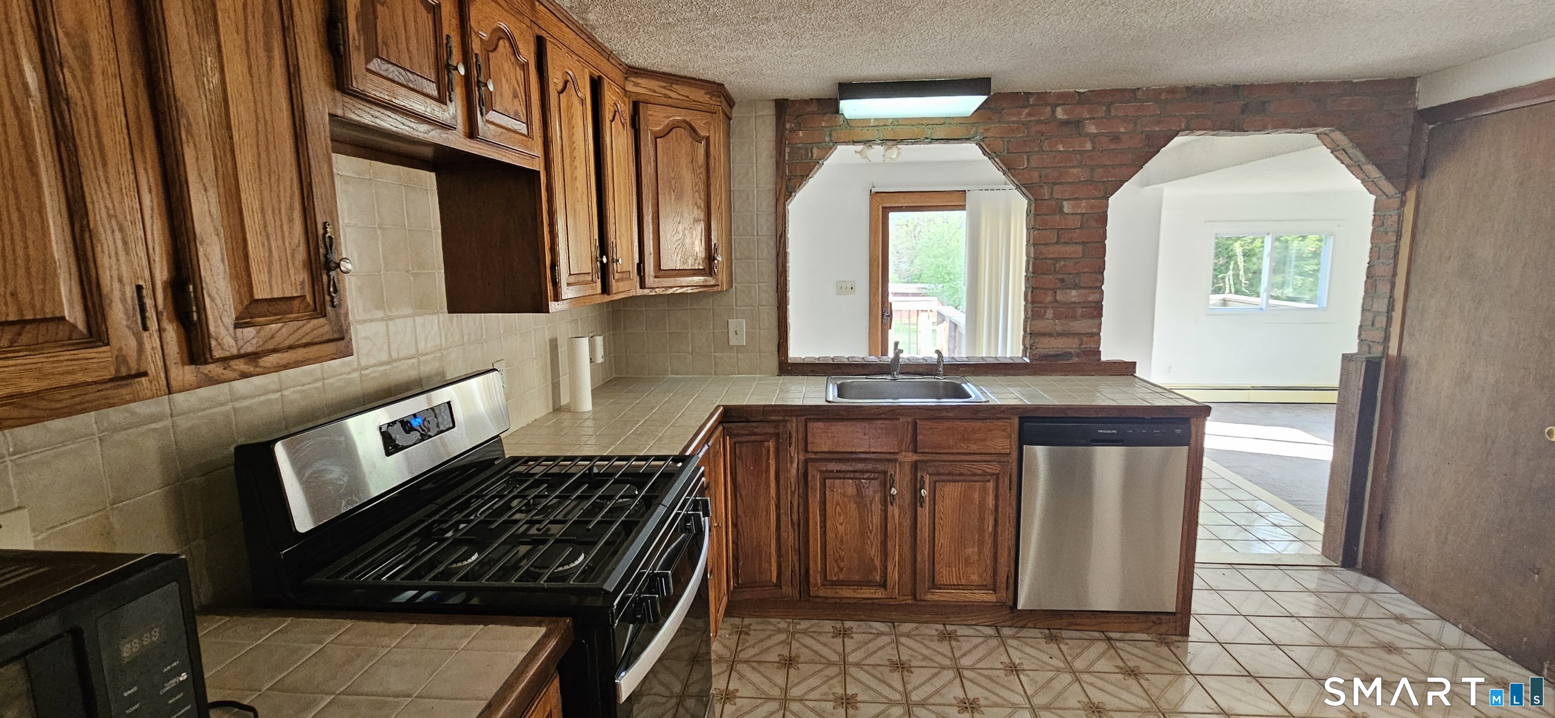 83 Forest, East Hartford, 06118, 4 Bedrooms Bedrooms, 0 ,1 BathroomBathrooms,Single Family For Sale,For Sale,Forest,0,24172819