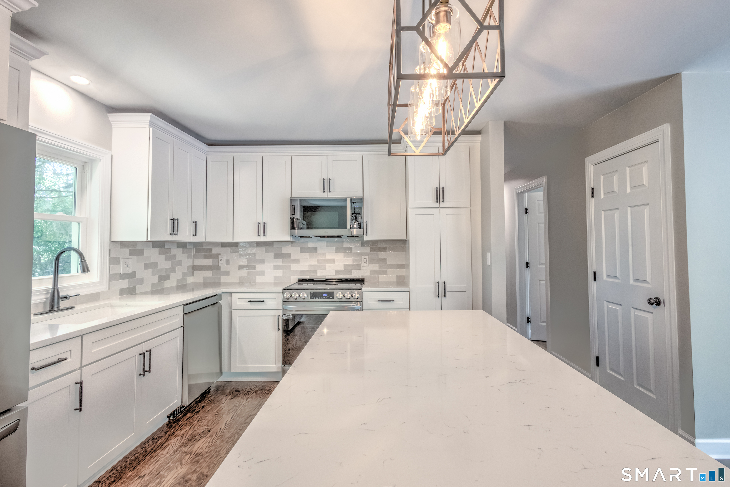 Homes for sale in Woodbury, CT | 437 Middle Road Turnpike, Woodbury, CT 06798 | MLS# 24173270