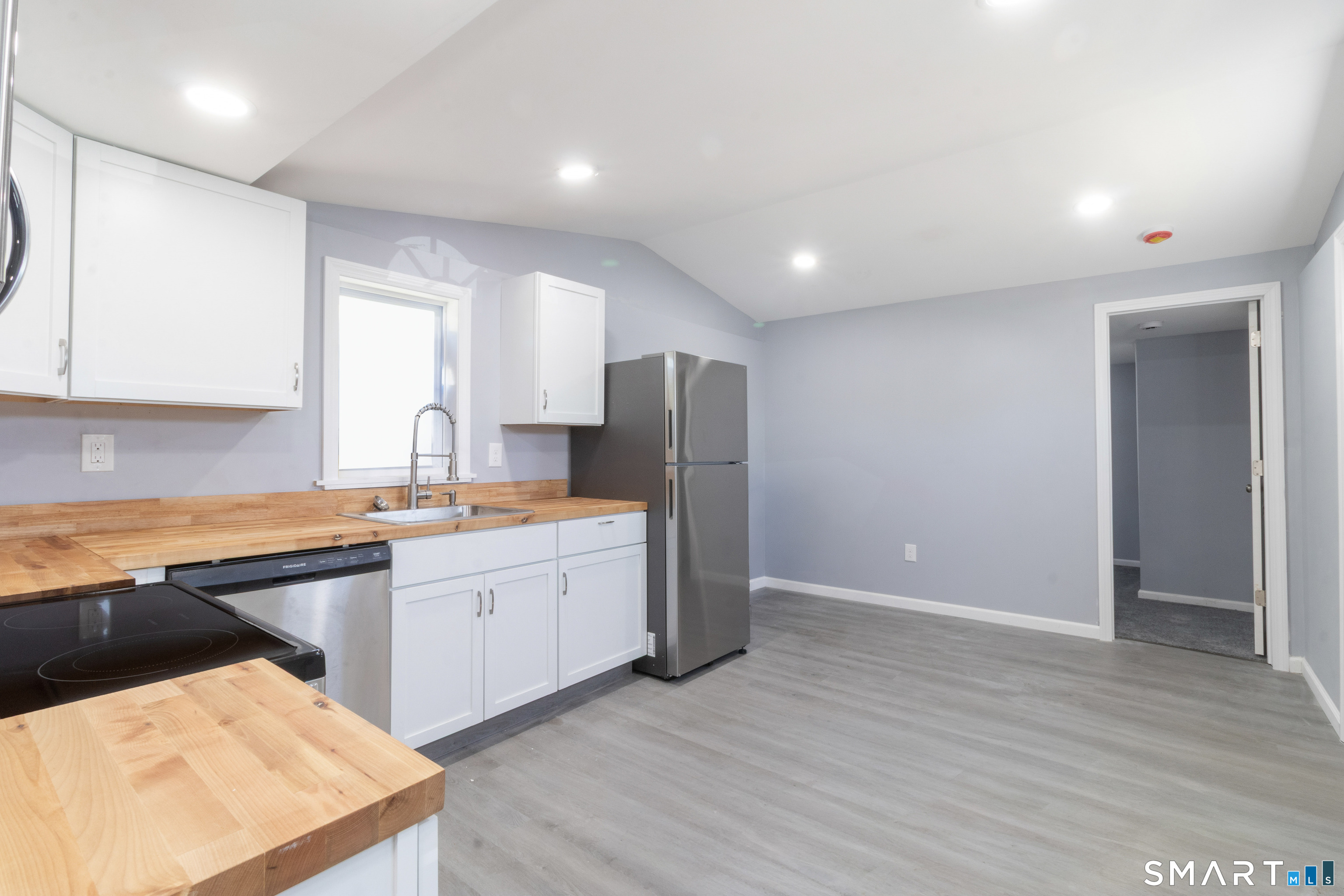 Homes for sale in Branford, CT | 525 E Main St #22, Branford, CT 06405 | MLS# 24172741