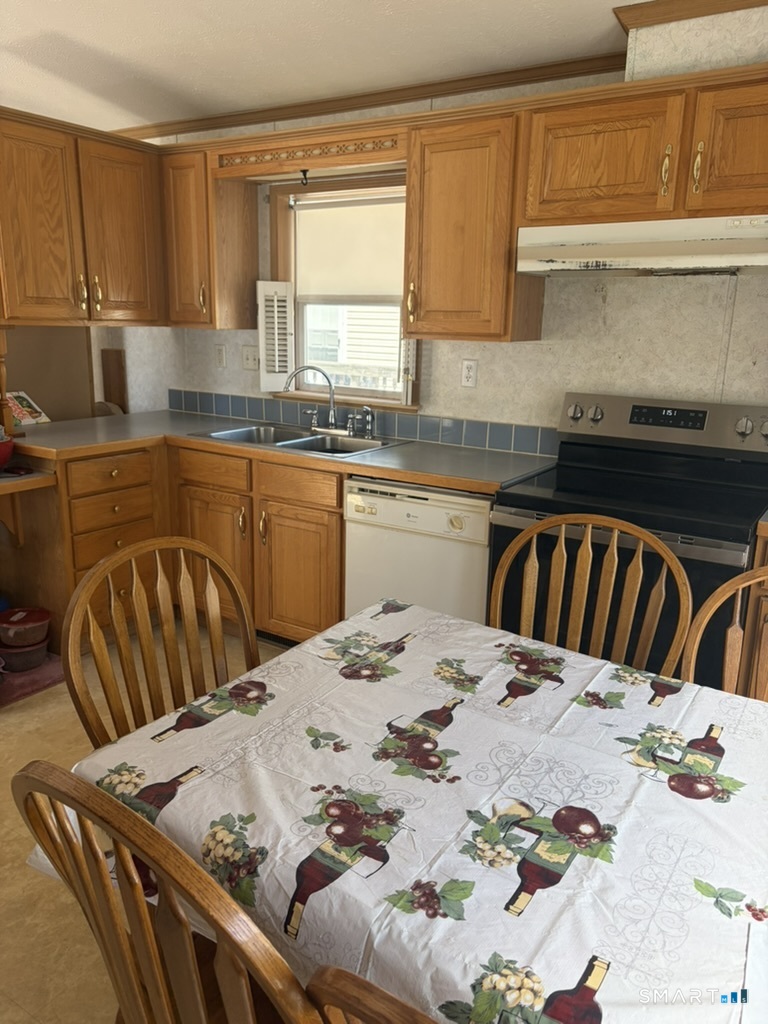 62 Fort Hill, Groton, 06340, 1 Bedroom Bedrooms, 0 ,1 BathroomBathrooms,Single Family For Sale,For Sale,Fort Hill,0,24173314
