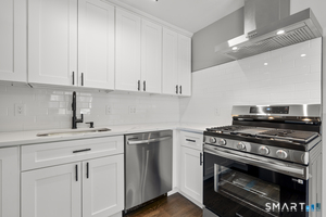 105 Richmond Hill Avenue, Unit 2