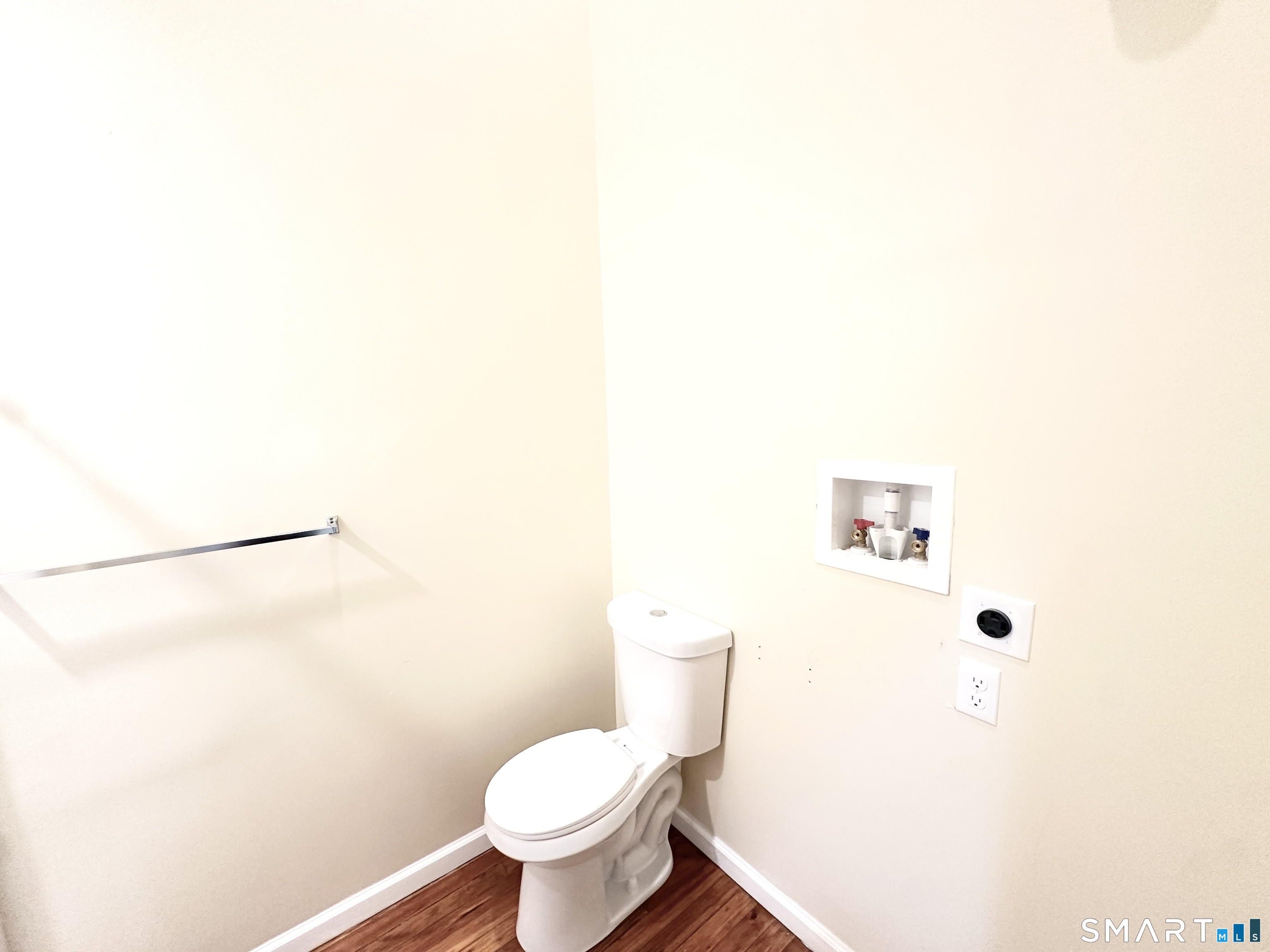 105 Bank, Waterbury, 06702, 1 Bedroom Bedrooms, 0 ,1 BathroomBathrooms,Residential Rental,For Sale,Bank,0,24096239