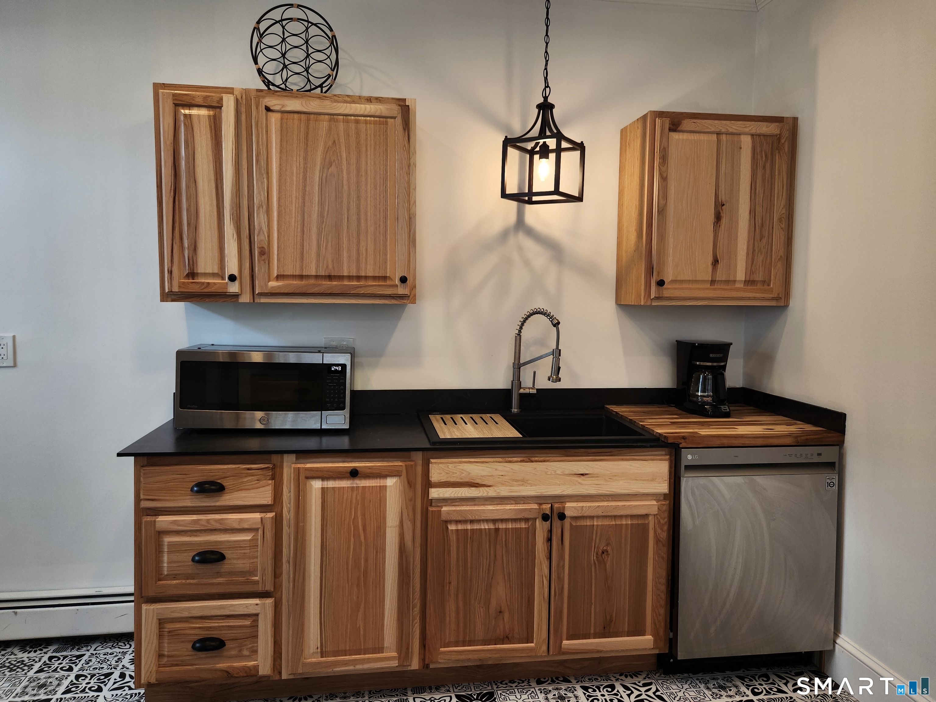 117-119 Water, Stonington, 06378, 1 Bedroom Bedrooms, 0 ,1 BathroomBathrooms,Residential Rental,For Sale,Water,0,24174207