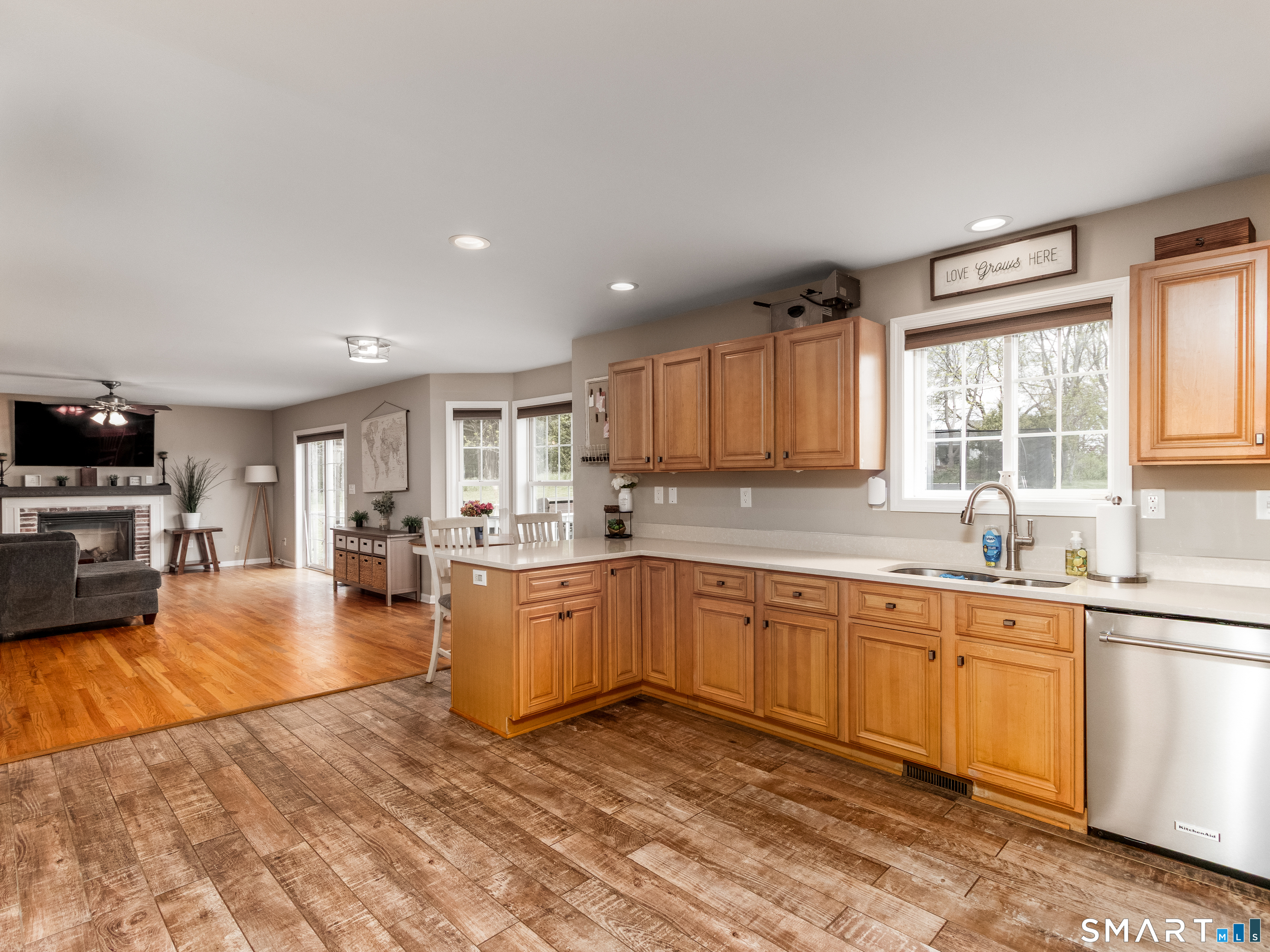 Homes for sale in Plymouth, CT | 27 Maggie Ct, Plymouth, CT 06786 | MLS# 24170709