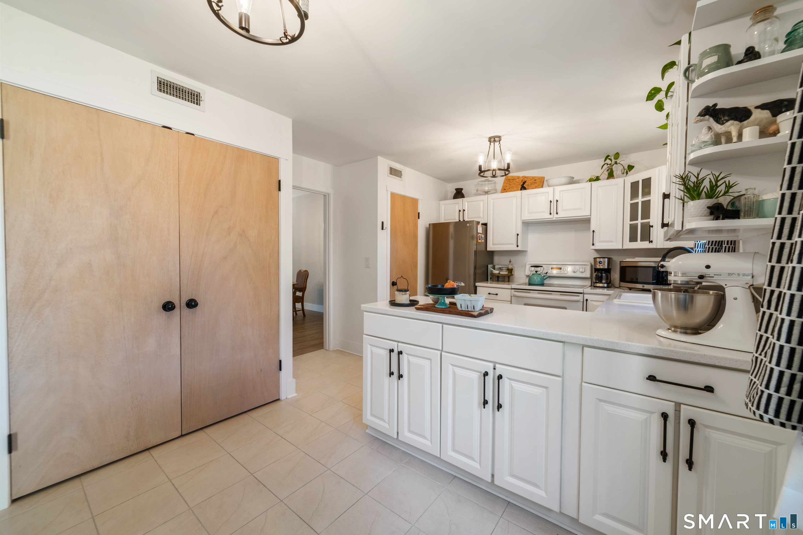 Homes for sale in Southbury, CT | 916 Heritage Vlg #A, Southbury, CT 06488 | MLS# 24172651
