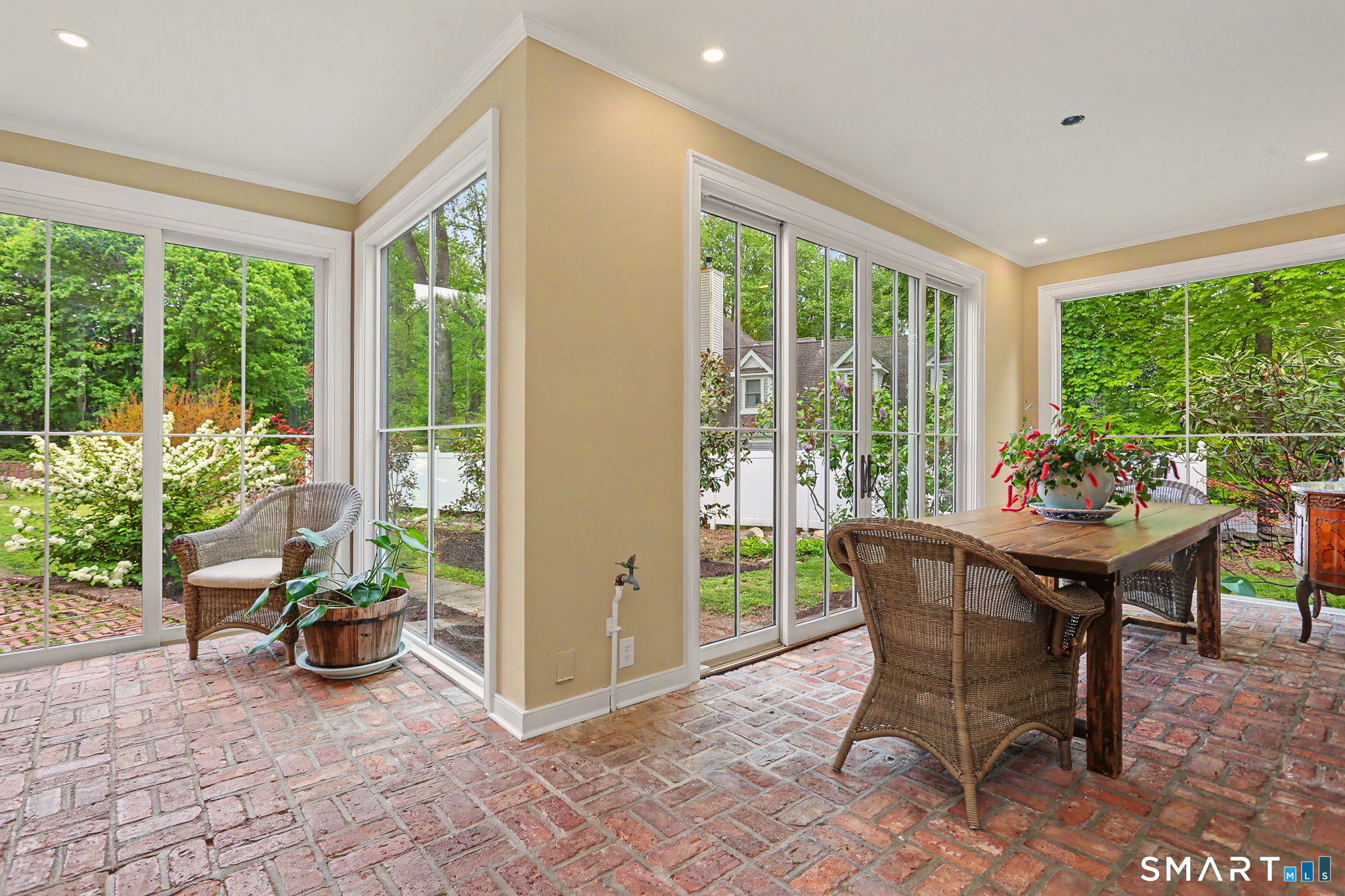 530 Roxbury Road