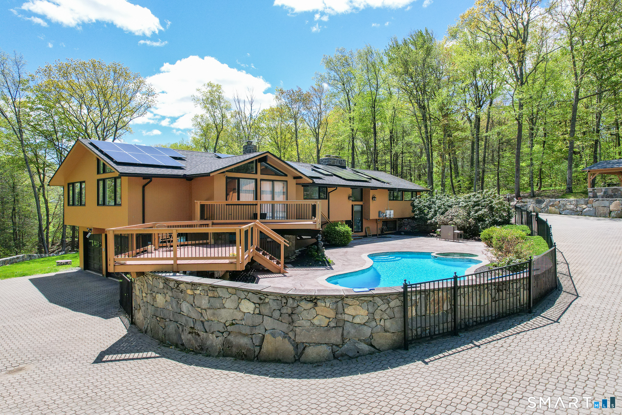 Homes for sale in Torrington, CT | 305 Westledge Dr, Torrington, CT 06790 | MLS# 24151226