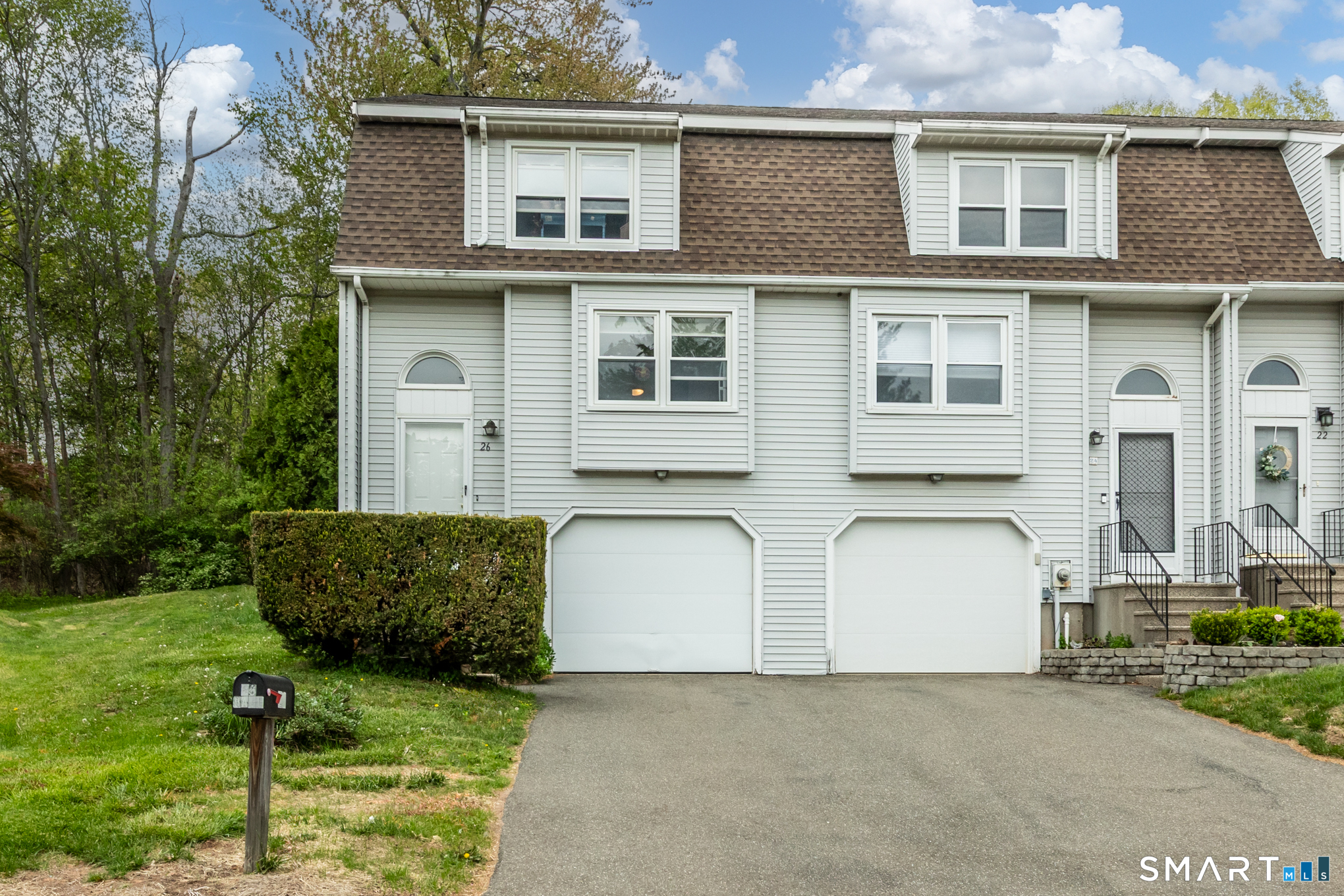 Homes for sale in Newington, CT | 26 Kowal Ct, Newington, CT 06111 | MLS# 24175358
