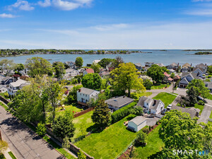 10 Shorefront Park