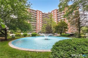 91 Strawberry Hill Avenue, Unit 636