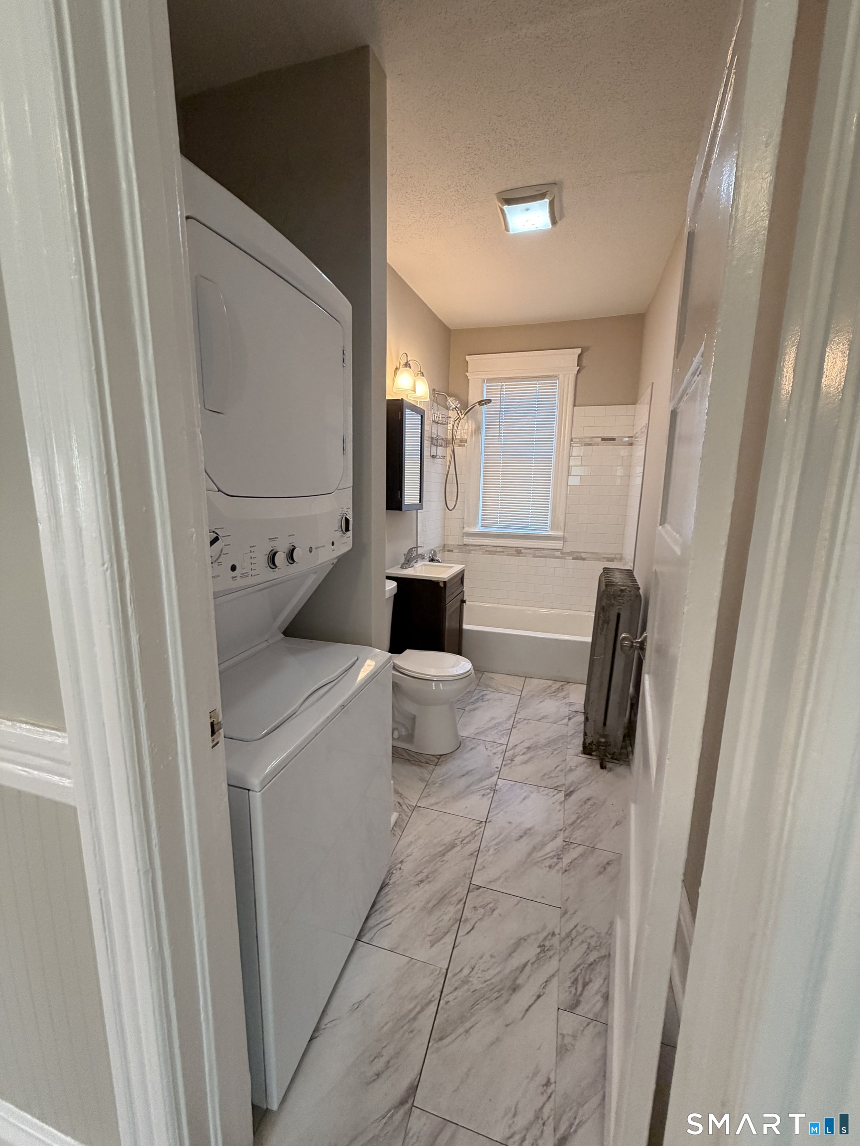 Photo 11 of 370 Maple Avenue, Hartford, CT