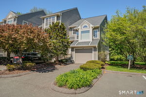 220 Algonquin Trail, Unit 220
