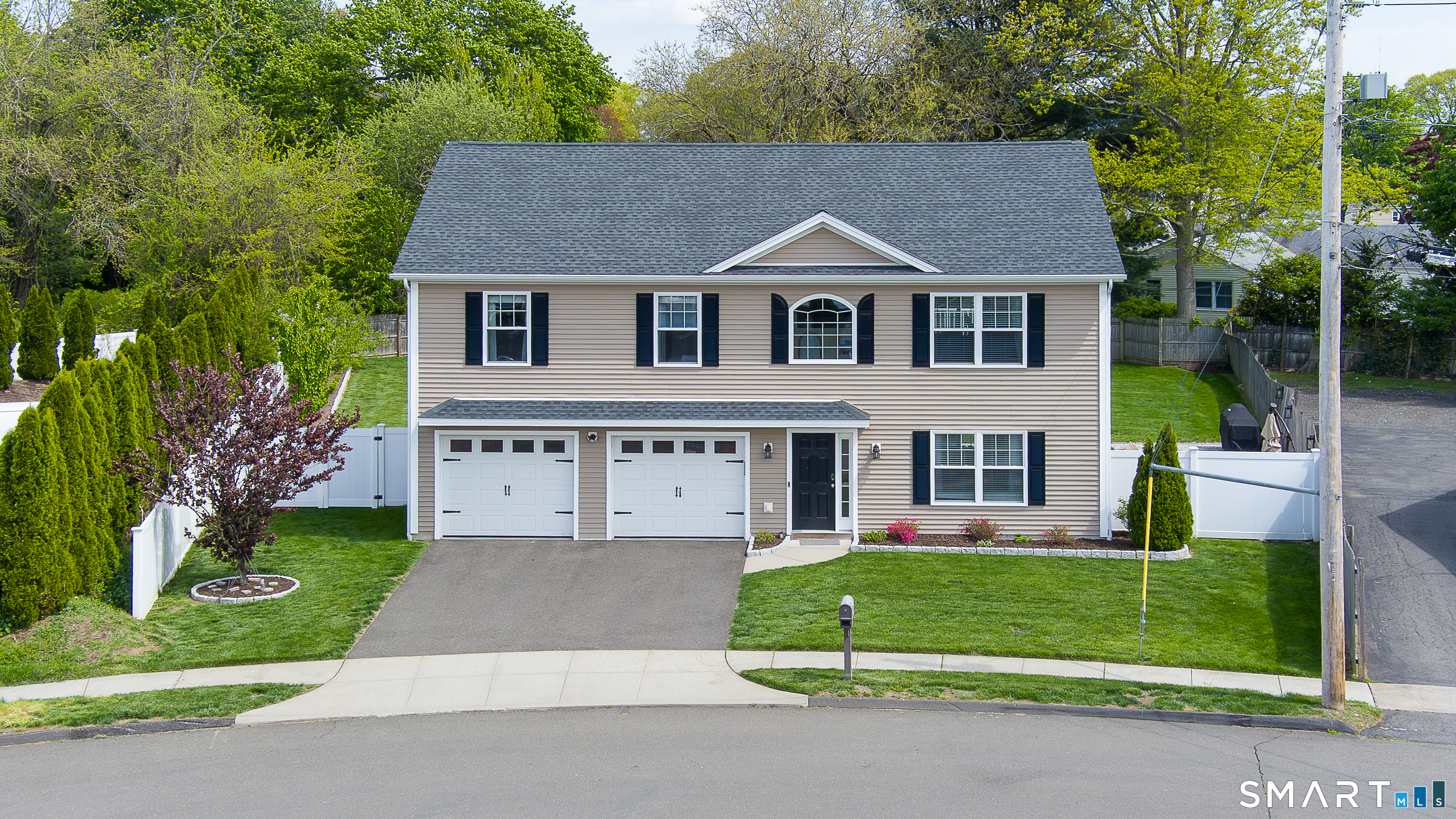 20 Twin Oaks Terrace