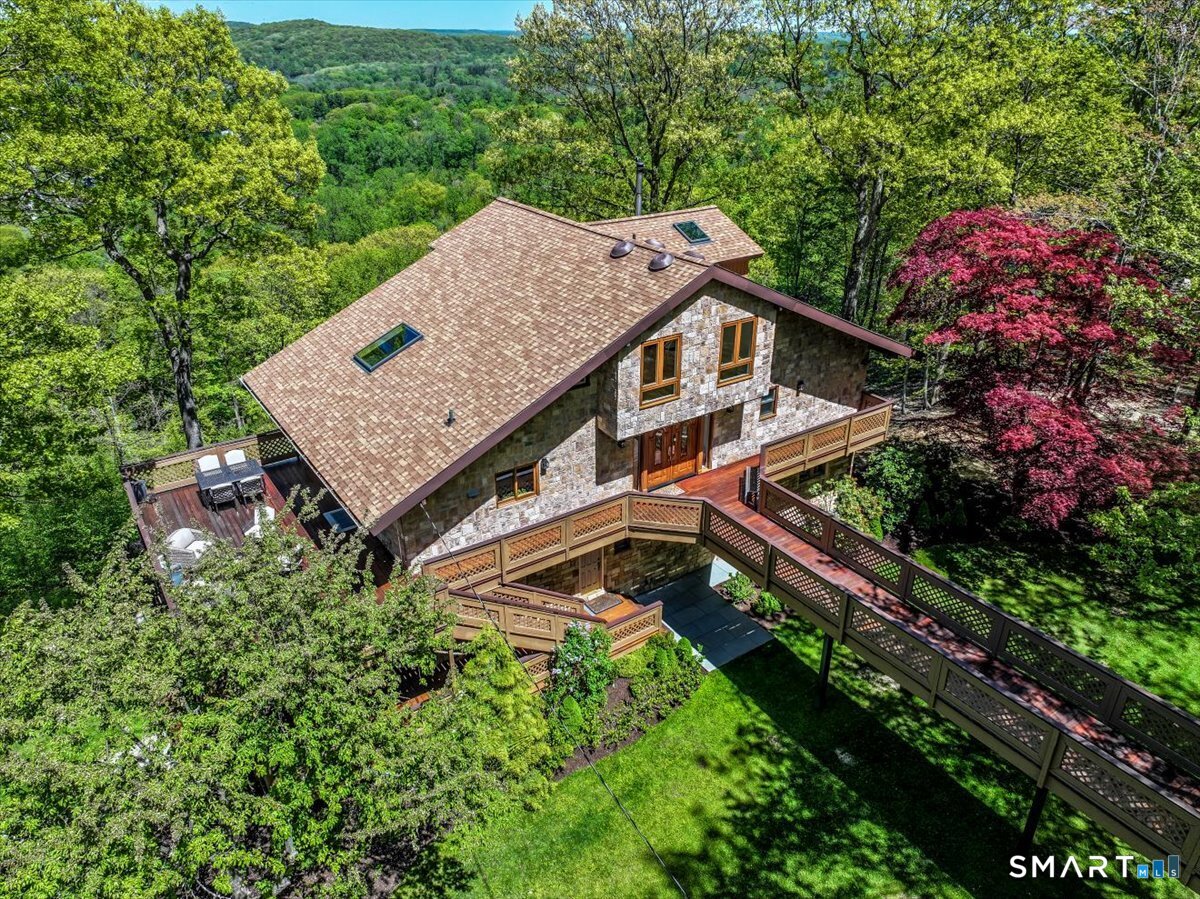 10 Hillcrest Court