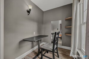 Morning room in 1st bedroom