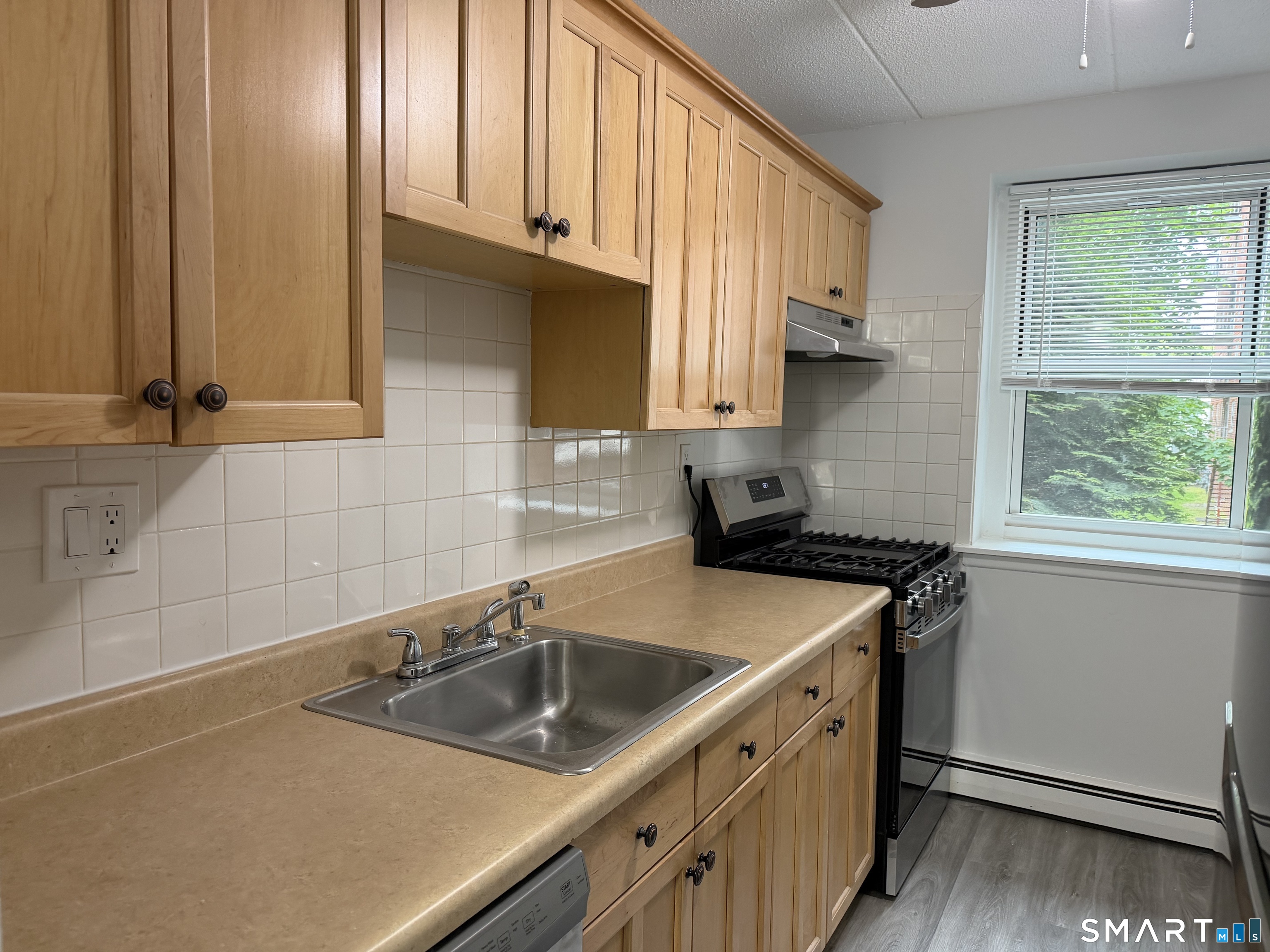 Homes for sale in Stamford, CT | 47 Northill St #1P, Stamford, CT 06907 | MLS# 24176083
