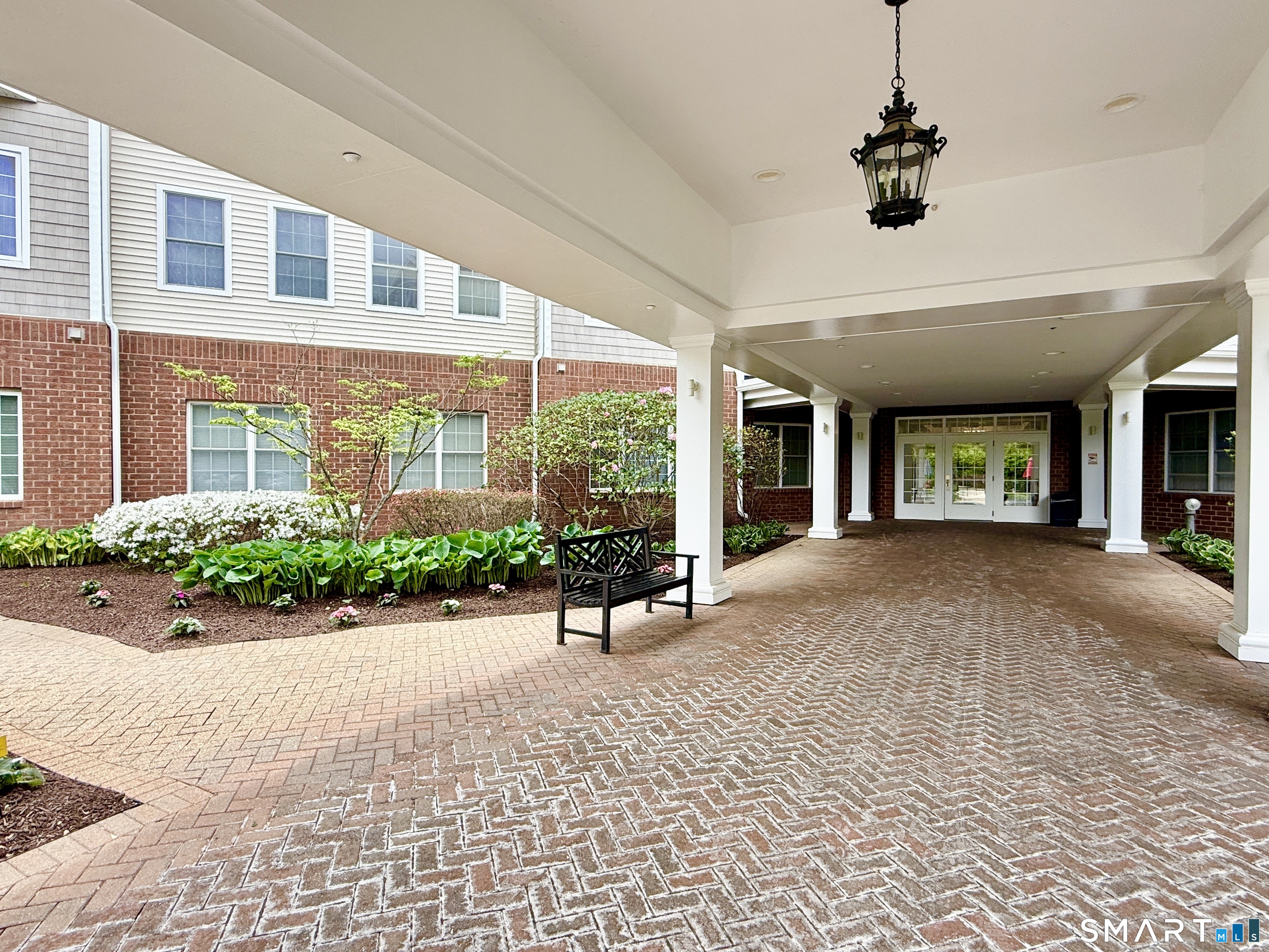 Homes for sale in West Hartford, CT | 1 King Philip Dr #405, West Hartford, CT 06117 | MLS# 24176025