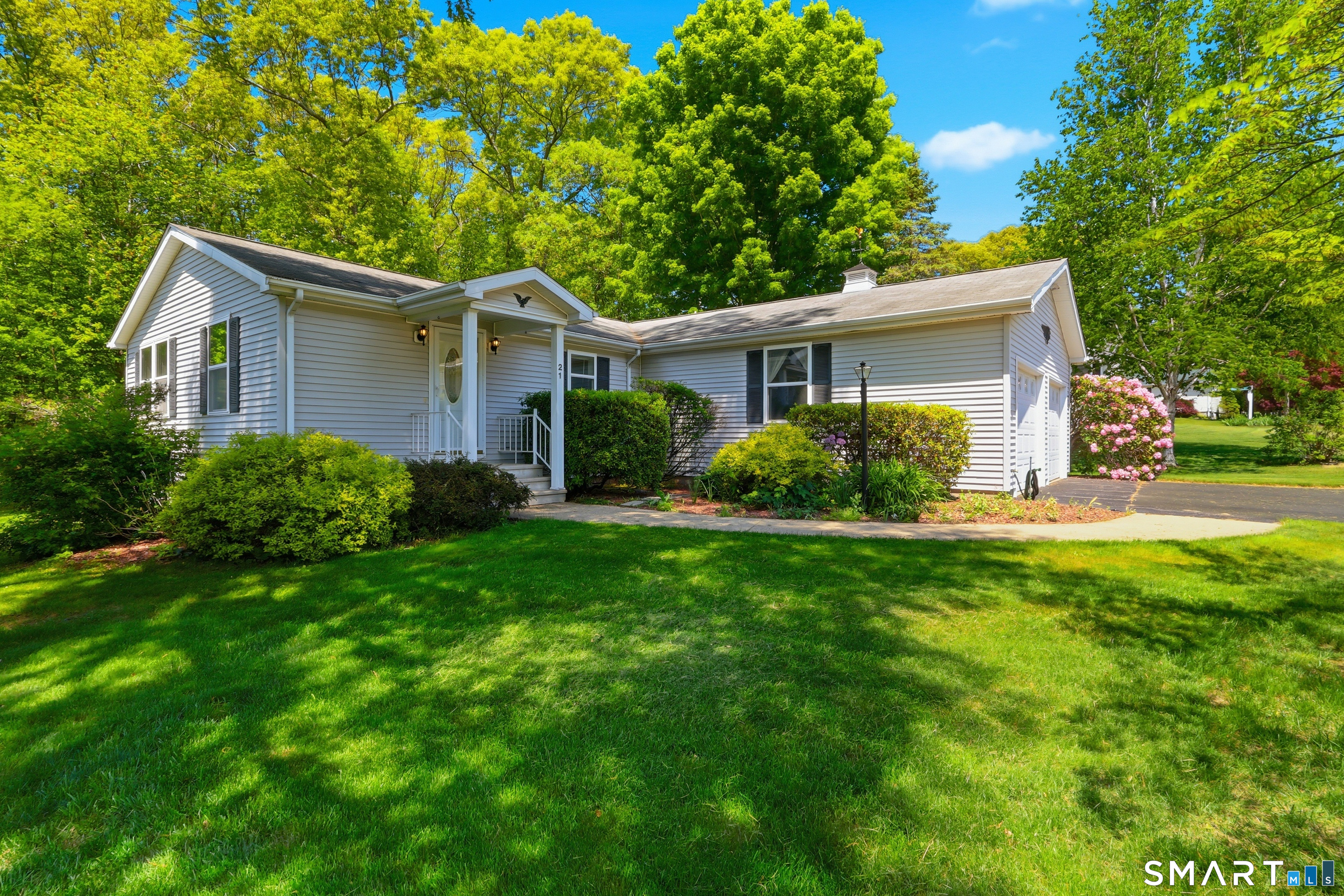 Homes for sale in Montville, CT | 21 Hillcrest Dr, Montville, CT 06382 | MLS# 24175926
