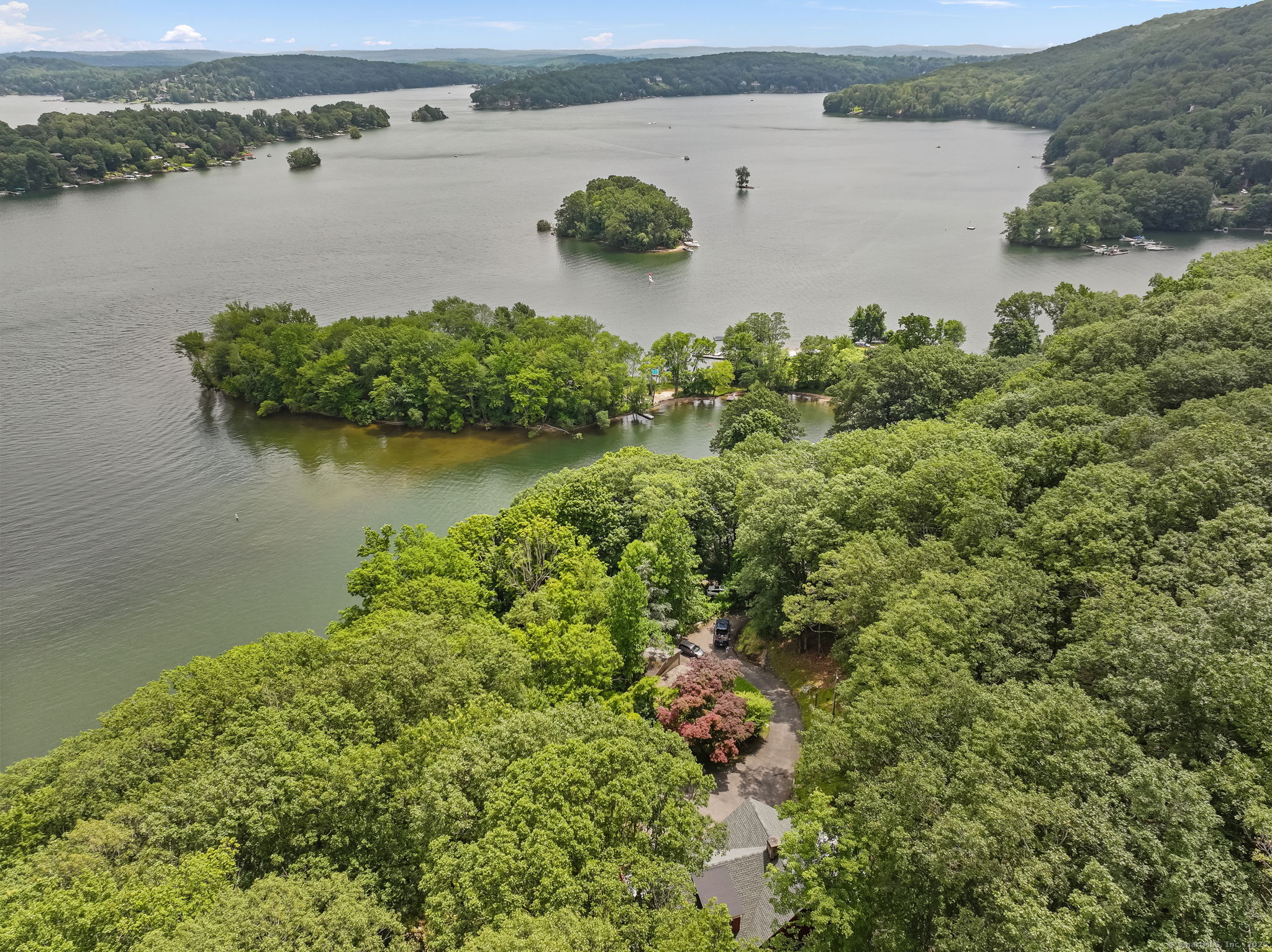 Homes for sale in New Fairfield, CT | 89 Wood Creek Rd, New Fairfield, CT 06812 | MLS# 24176977