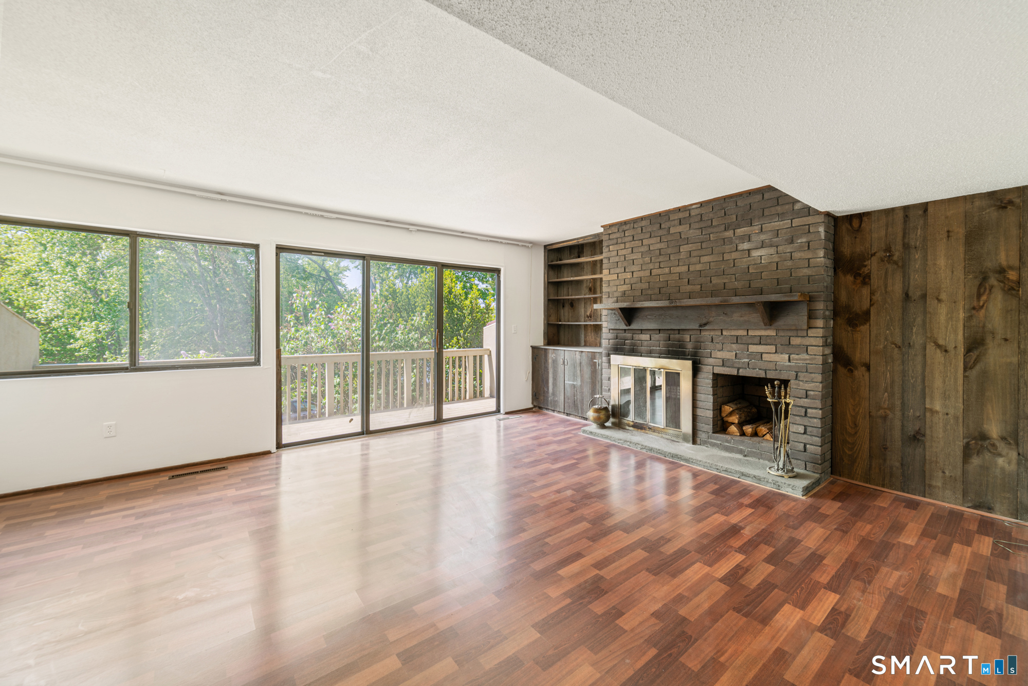Homes for sale in Woodbury, CT | 19 Clubhouse Dr #19, Woodbury, CT 06798 | MLS# 24176300