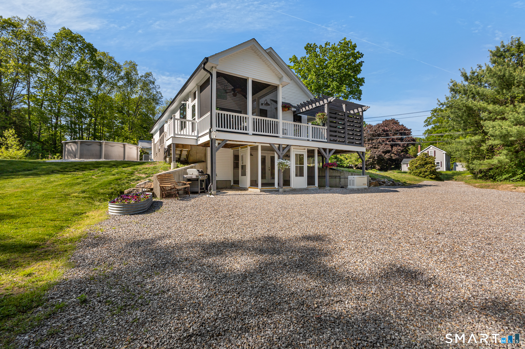 Homes for sale in Thompson, CT | 142 Quinebaug Rd, Thompson, CT 06255 | MLS# 24177061