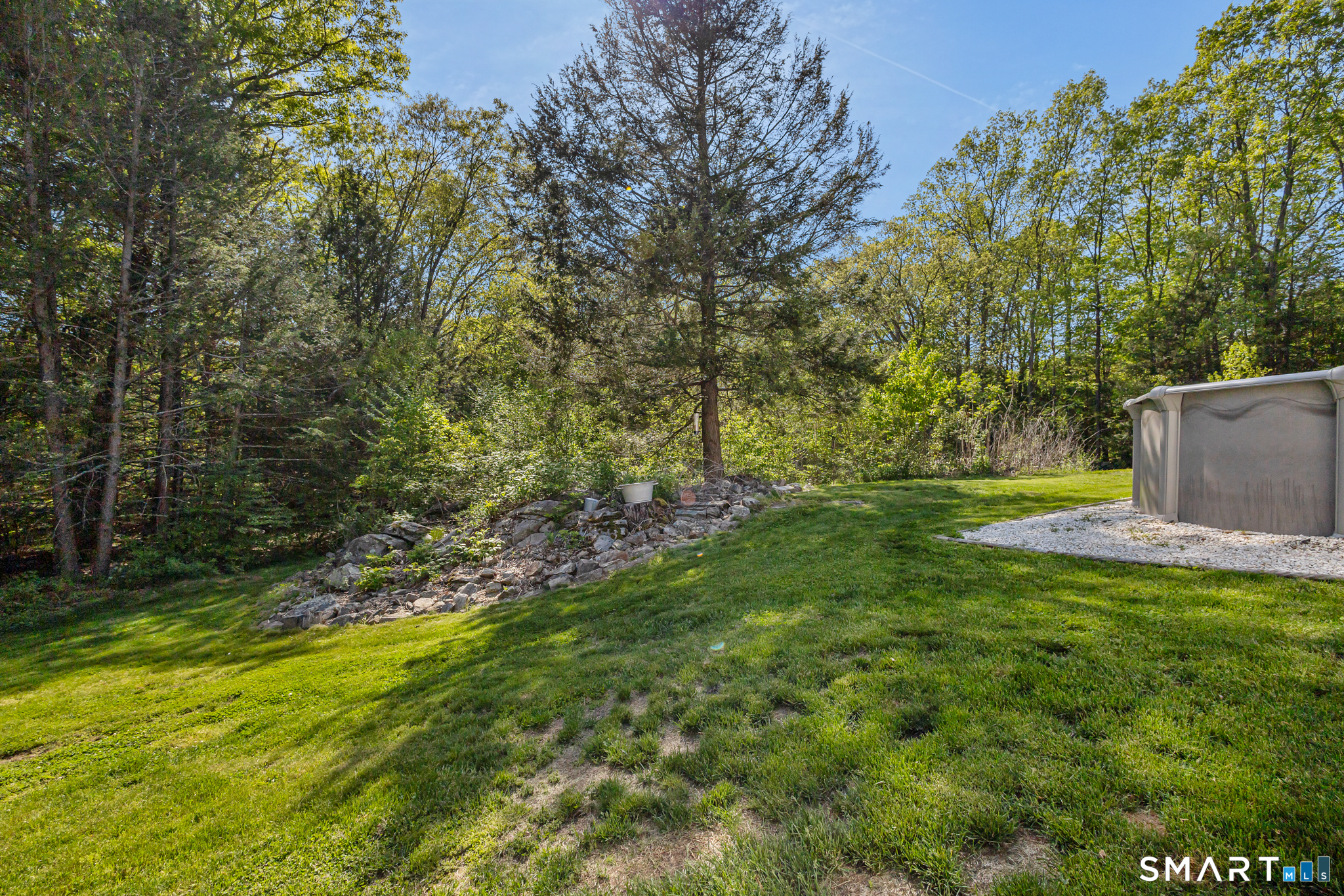 Homes for sale in Thompson, CT | 142 Quinebaug Rd, Thompson, CT 06255 | MLS# 24177061