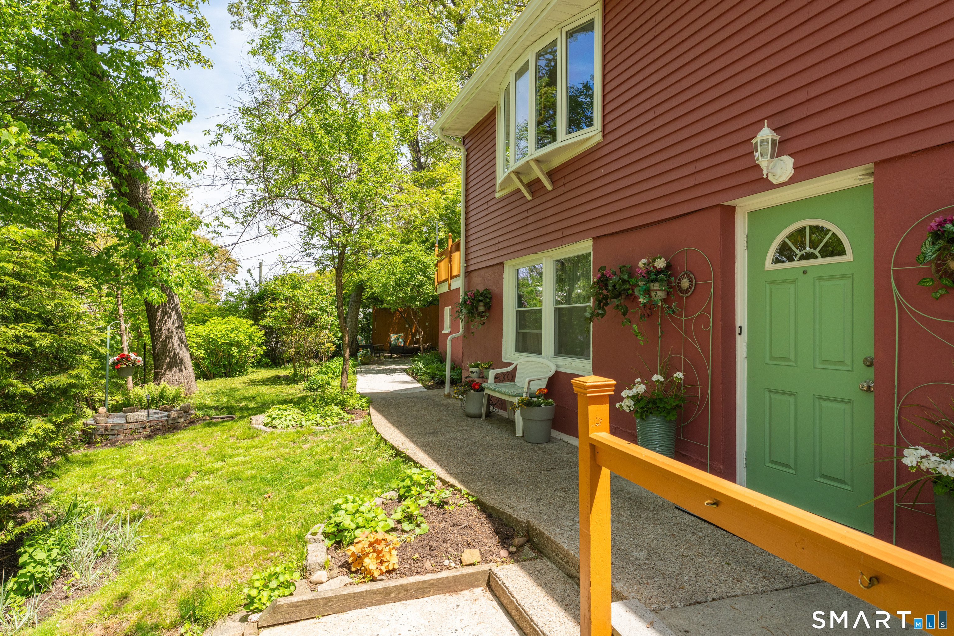 Homes for sale in East Haven, CT | 675 Bradley St, East Haven, CT 06512 | MLS# 24177166