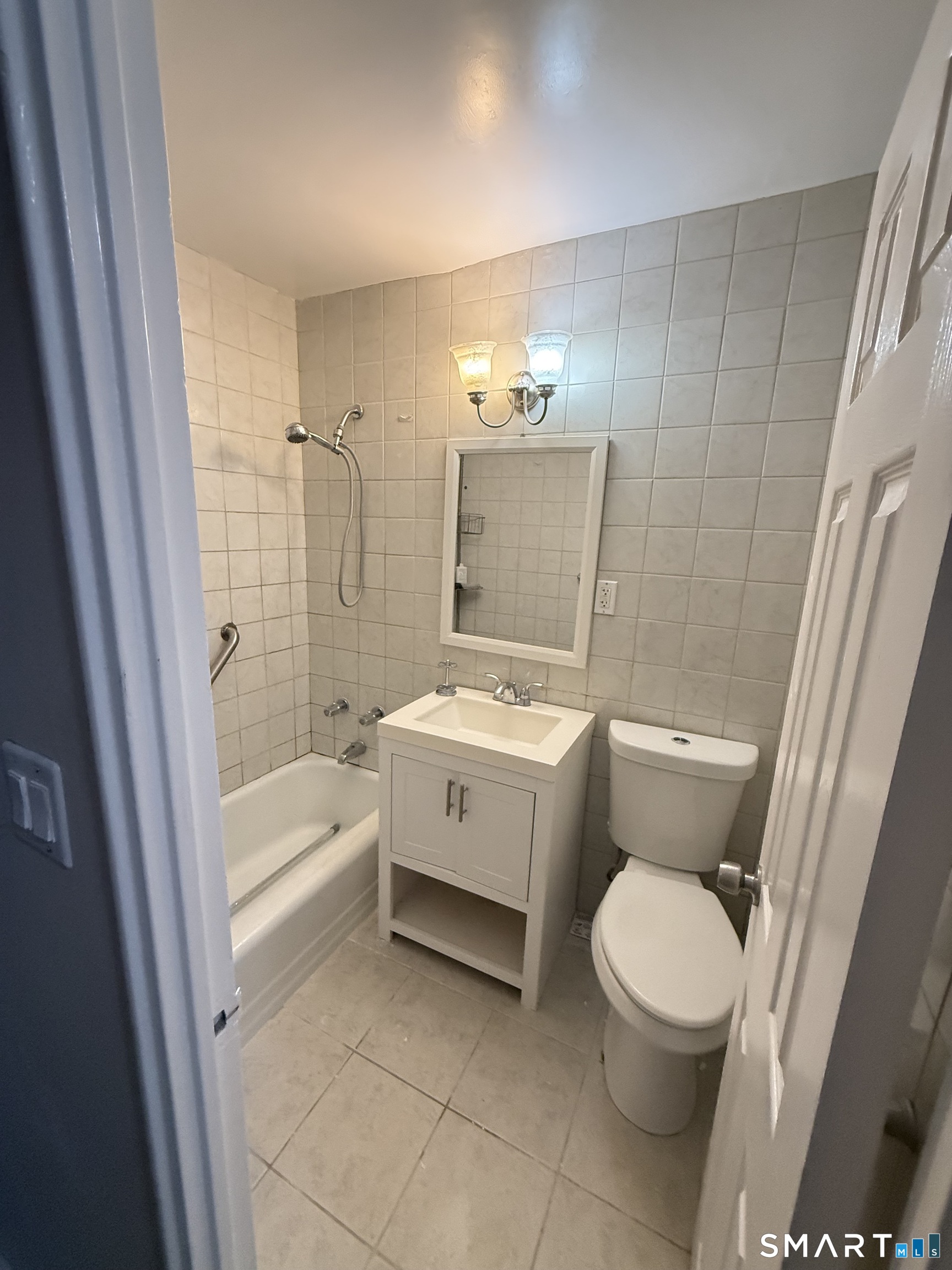 71 Strawberry Hill, Stamford, 06902, 2 Bedrooms Bedrooms, 0 ,1 BathroomBathrooms,Residential Rental,For Sale,Strawberry Hill,0,24176602