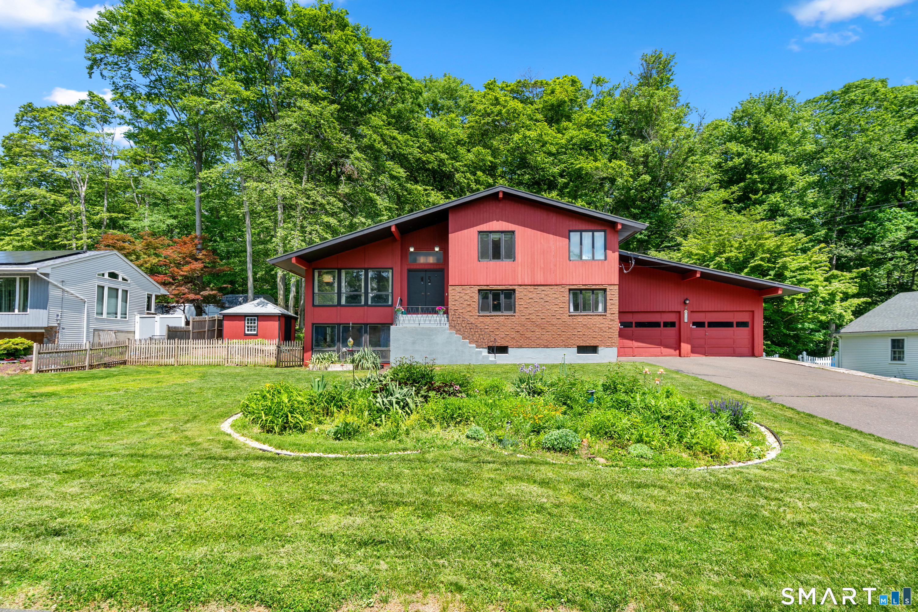 Homes for sale in Wethersfield, CT | 107 Round Hill Rd, Wethersfield, CT 06109 | MLS# 24176384