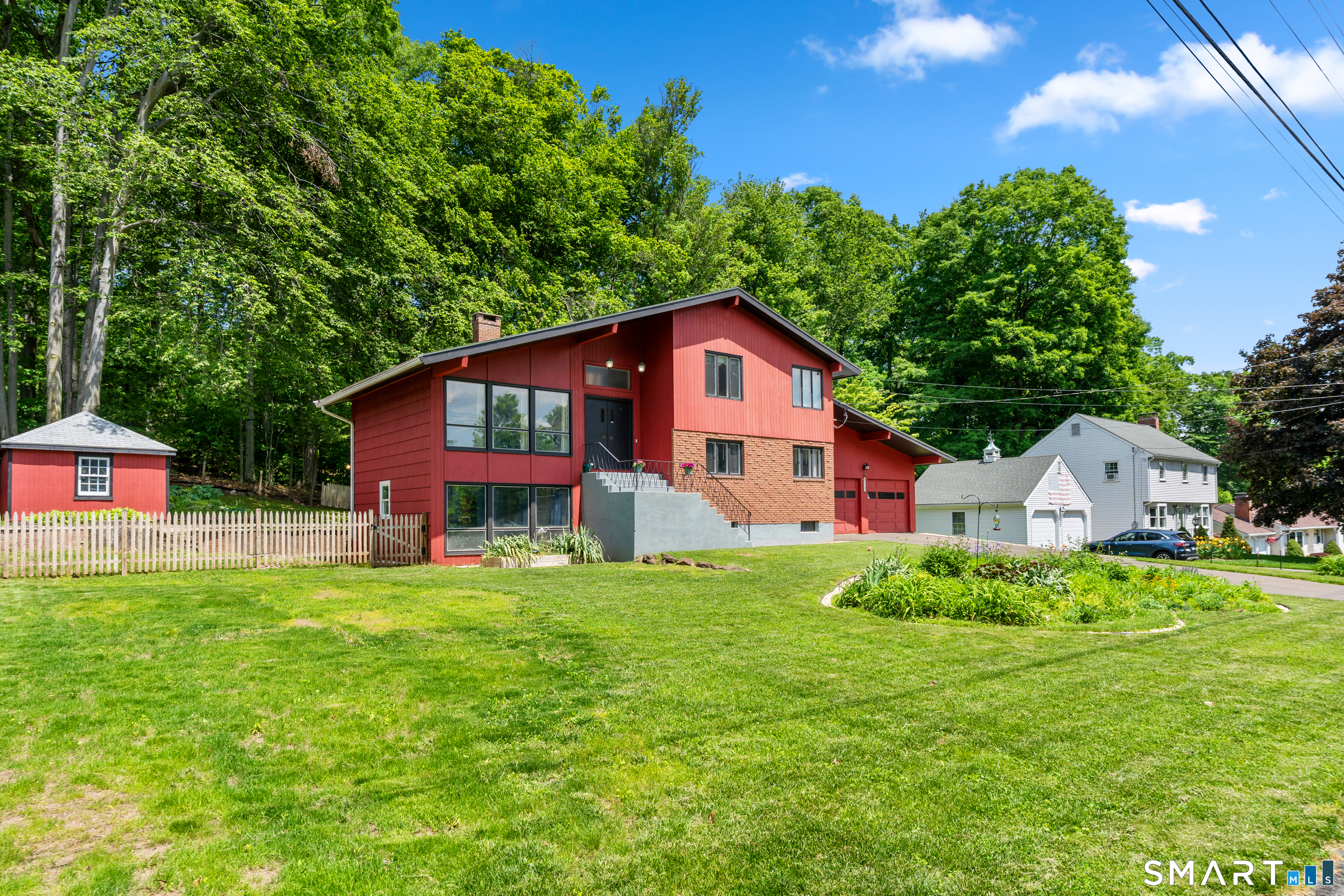 Homes for sale in Wethersfield, CT | 107 Round Hill Rd, Wethersfield, CT 06109 | MLS# 24176384