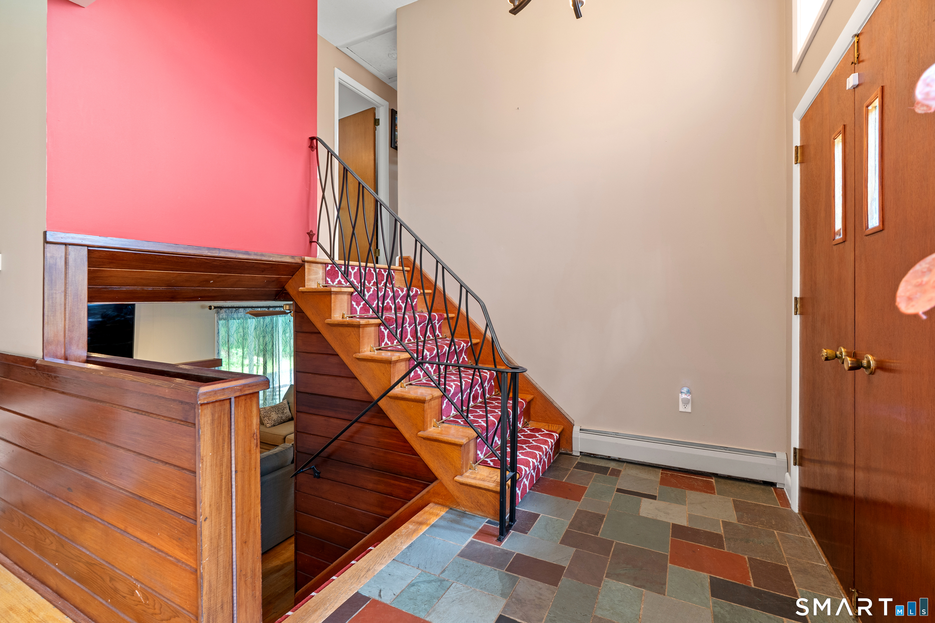 Homes for sale in Wethersfield, CT | 107 Round Hill Rd, Wethersfield, CT 06109 | MLS# 24176384