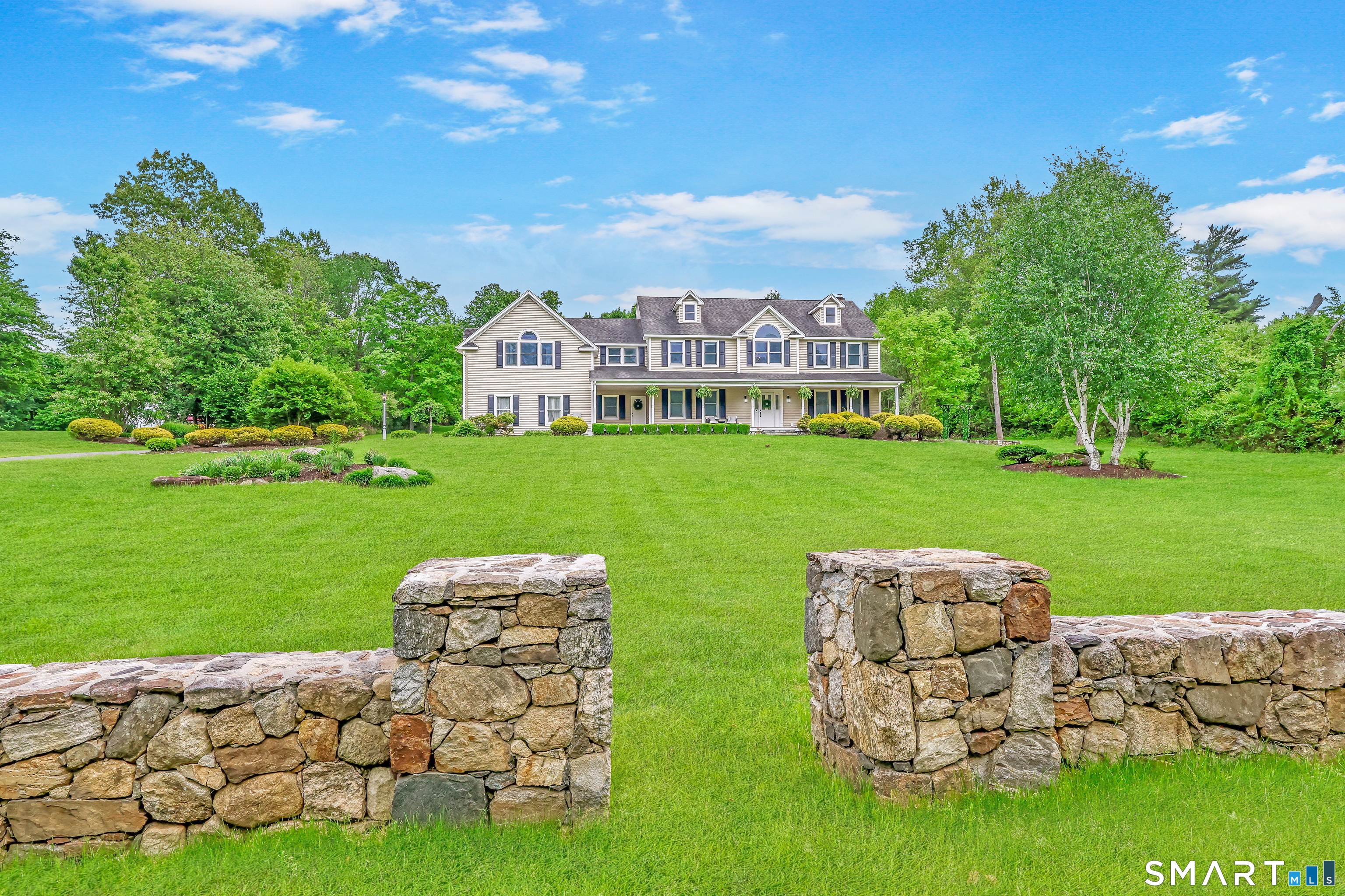 Homes for sale in New Fairfield, CT | 40 Ball Pond Rd E, New Fairfield, CT 06812 | MLS# 24170542