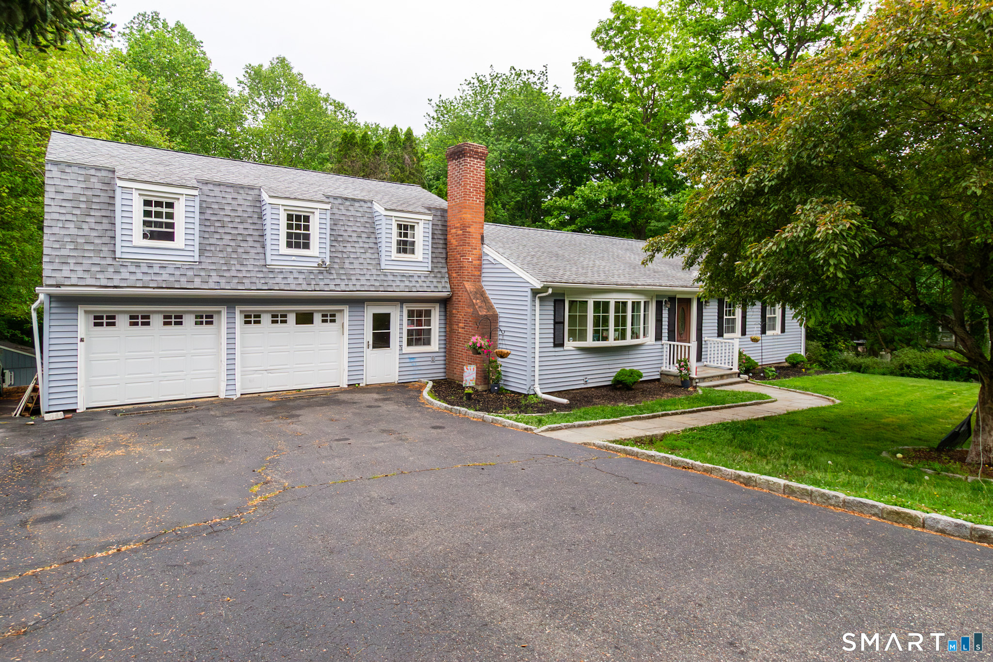 23 Great Neck Road