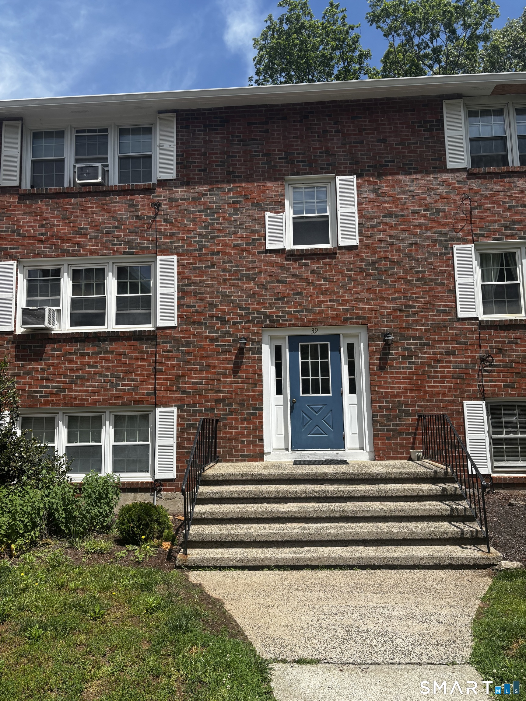 Homes for sale in Branford, CT | 39 Briarwood Ln #A, Branford, CT 06405 | MLS# 24177887