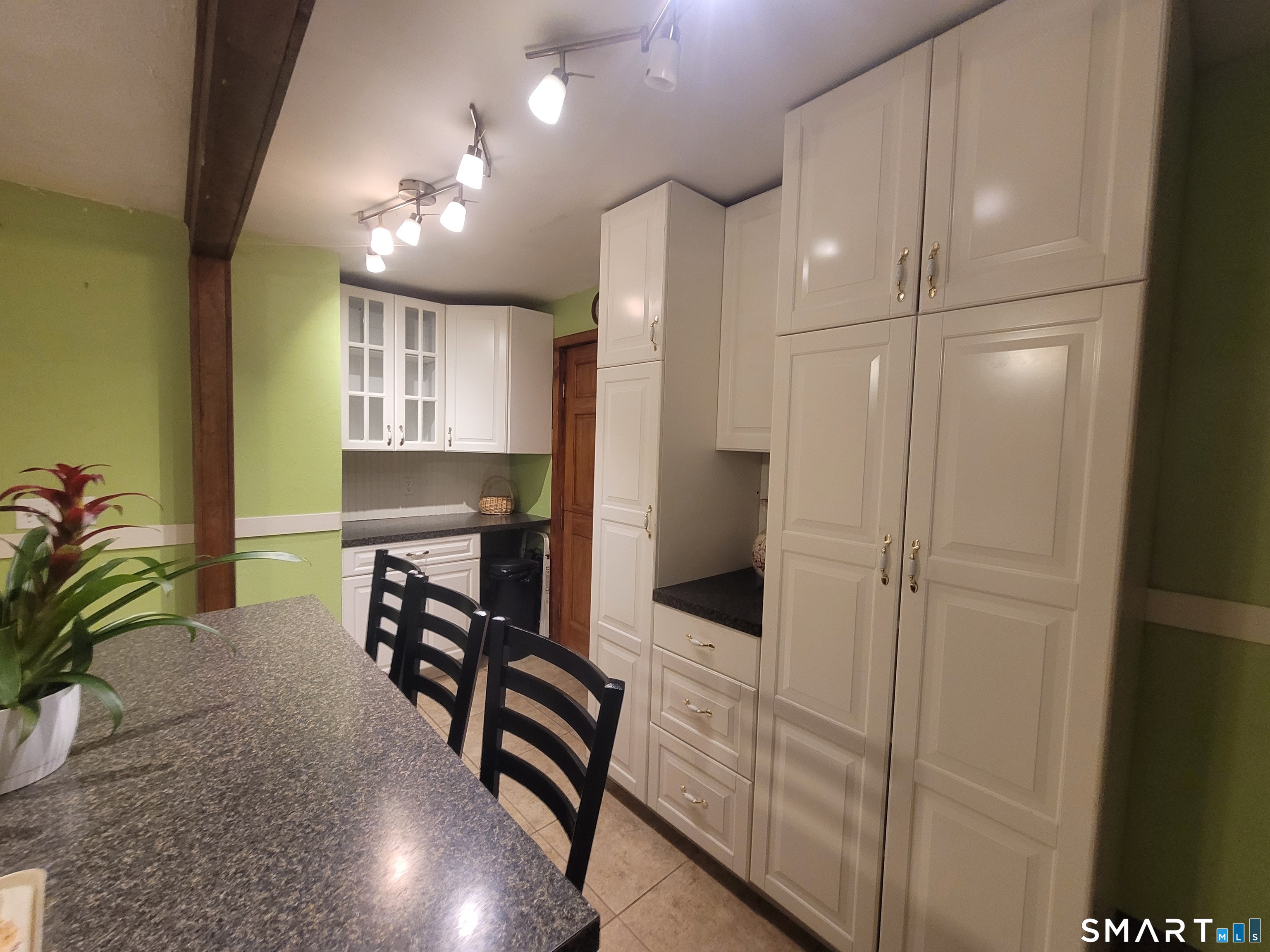 Homes for sale in Naugatuck, CT | 130 Woodbine St, Naugatuck, CT 06770 | MLS# 24176476