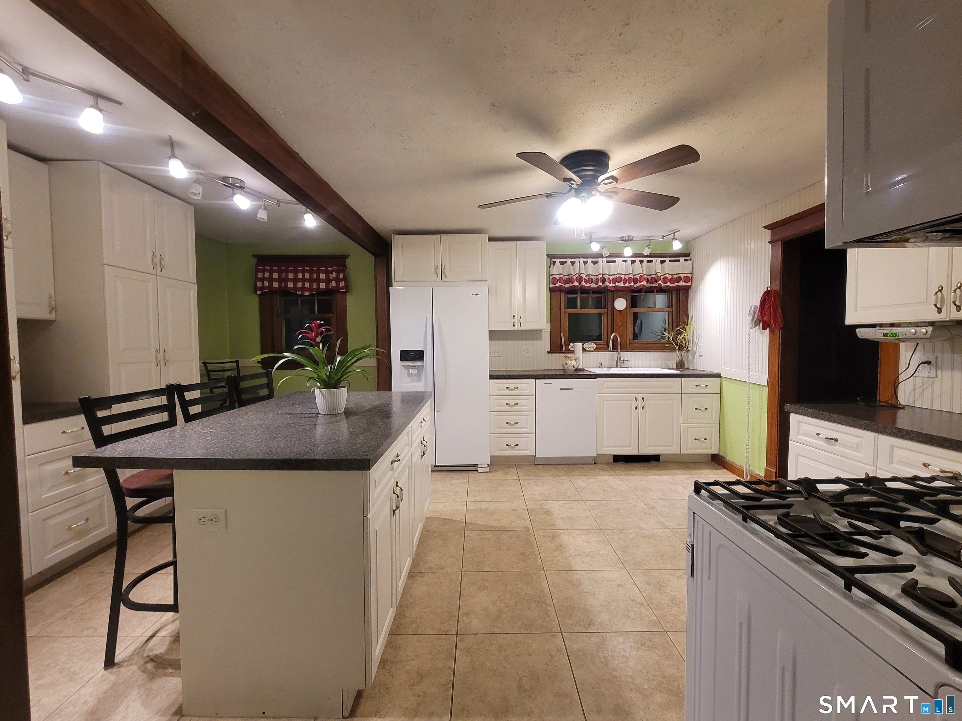 Homes for sale in Naugatuck, CT | 130 Woodbine St, Naugatuck, CT 06770 | MLS# 24176476